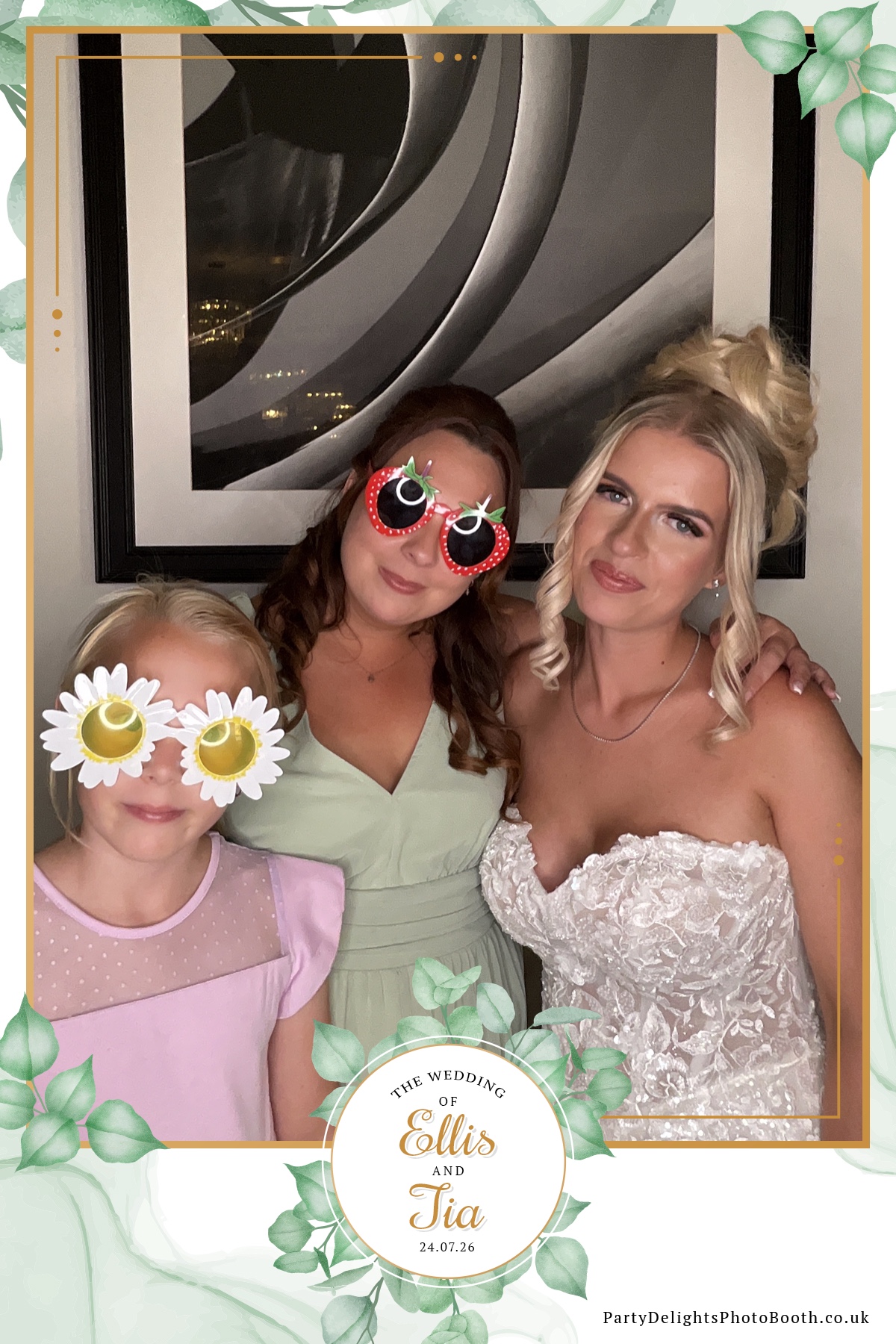 Ellis and Tias wedding | View more photos from the event at gallery.partydelightsphotobooth.co.uk/u/PartyDelightsPhotoBooth/Ellis-and-Tias-wedding