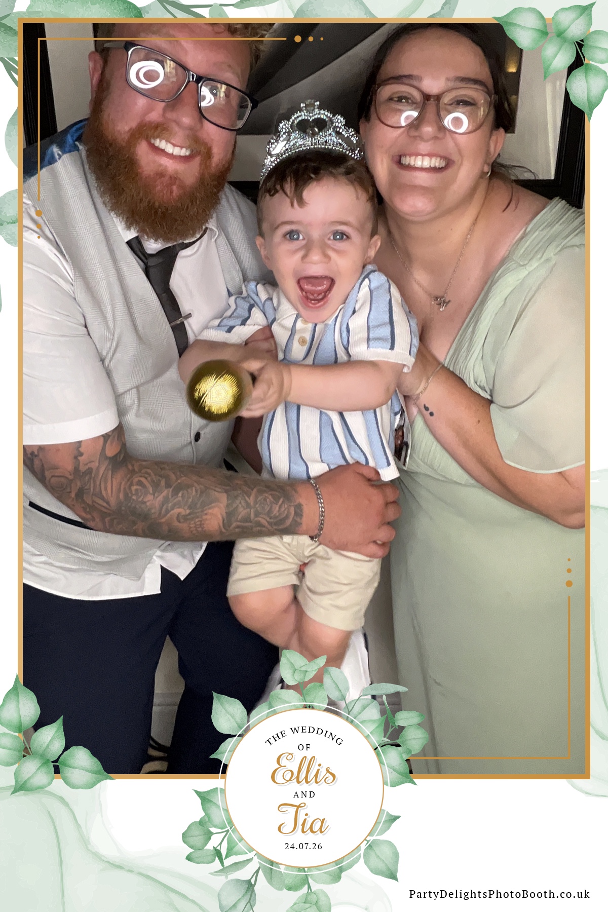 Ellis and Tias wedding | View more photos from the event at gallery.partydelightsphotobooth.co.uk/u/PartyDelightsPhotoBooth/Ellis-and-Tias-wedding