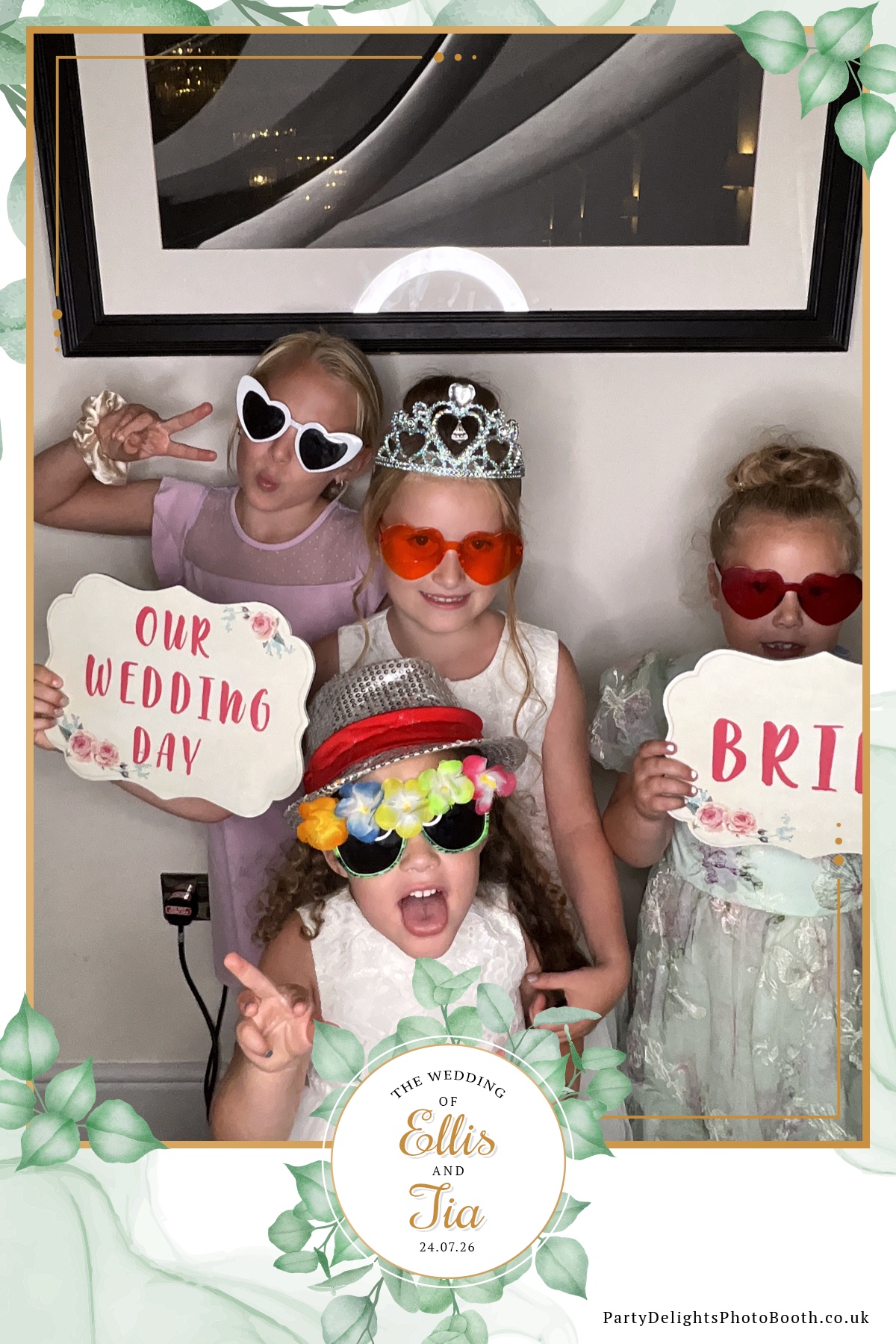 Ellis and Tias wedding | View more photos from the event at gallery.partydelightsphotobooth.co.uk/u/PartyDelightsPhotoBooth/Ellis-and-Tias-wedding