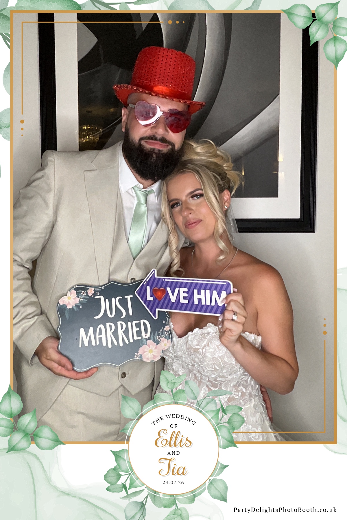 Ellis and Tias wedding | View more photos from the event at gallery.partydelightsphotobooth.co.uk/u/PartyDelightsPhotoBooth/Ellis-and-Tias-wedding