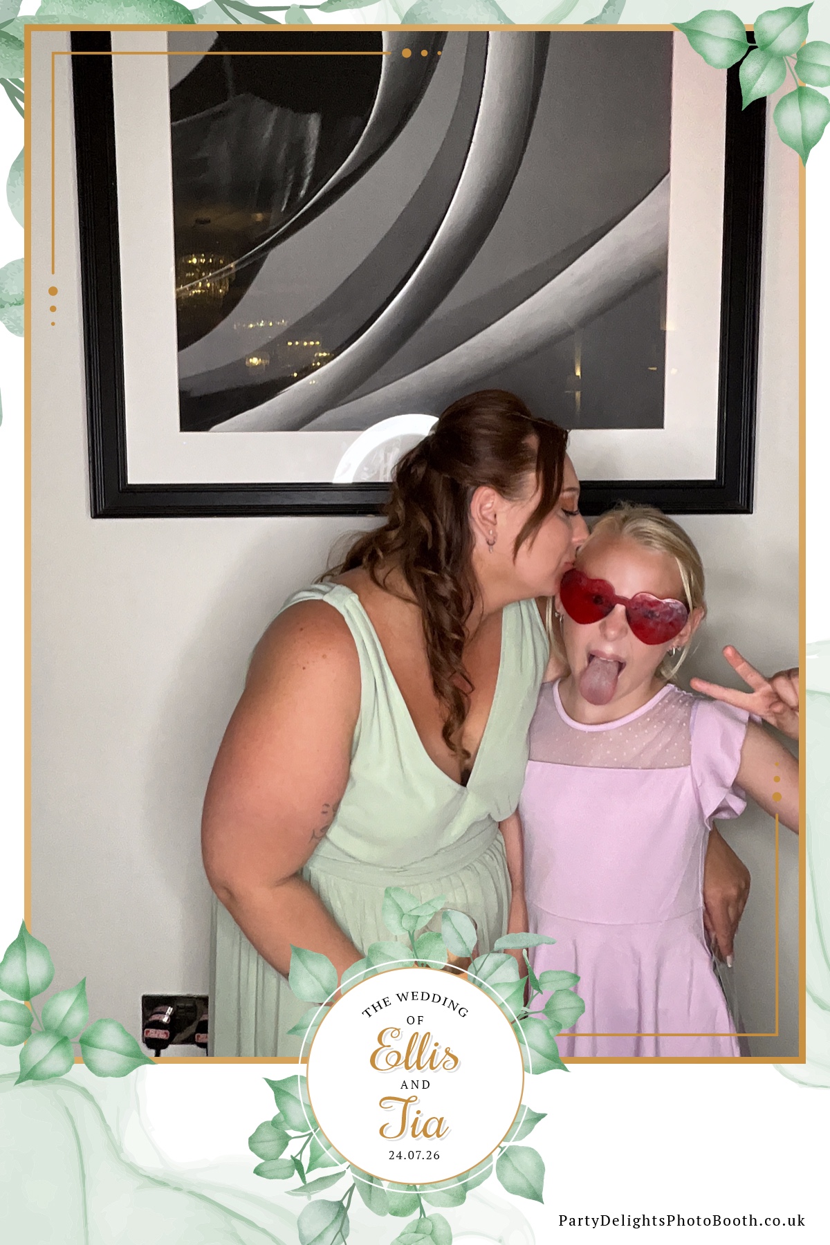 Ellis and Tias wedding | View more photos from the event at gallery.partydelightsphotobooth.co.uk/u/PartyDelightsPhotoBooth/Ellis-and-Tias-wedding