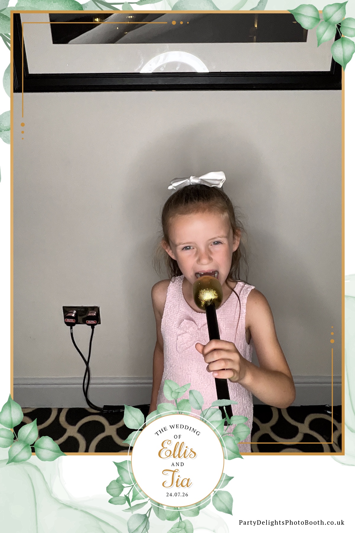 Ellis and Tias wedding | View more photos from the event at gallery.partydelightsphotobooth.co.uk/u/PartyDelightsPhotoBooth/Ellis-and-Tias-wedding
