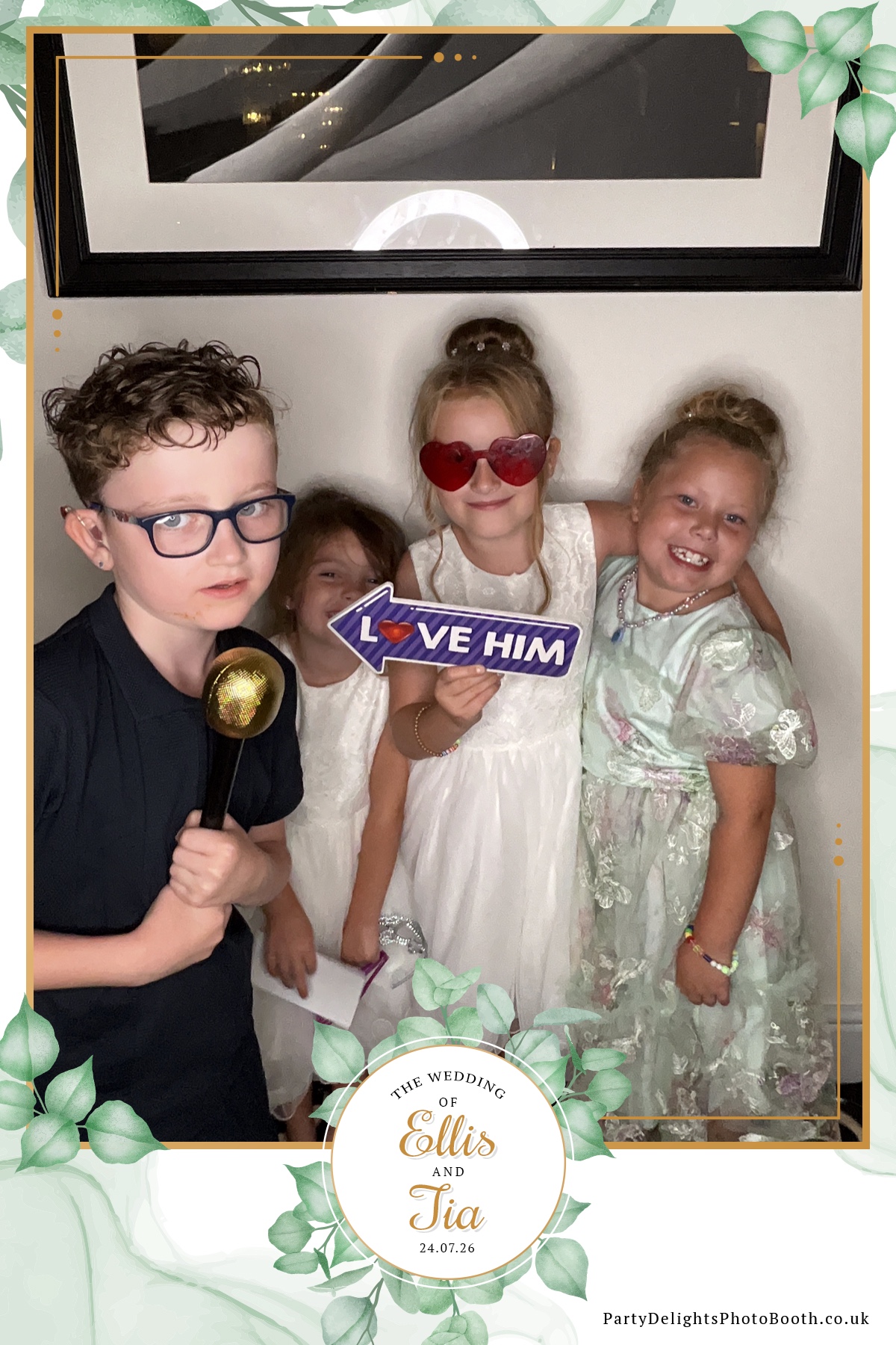 Ellis and Tias wedding | View more photos from the event at gallery.partydelightsphotobooth.co.uk/u/PartyDelightsPhotoBooth/Ellis-and-Tias-wedding