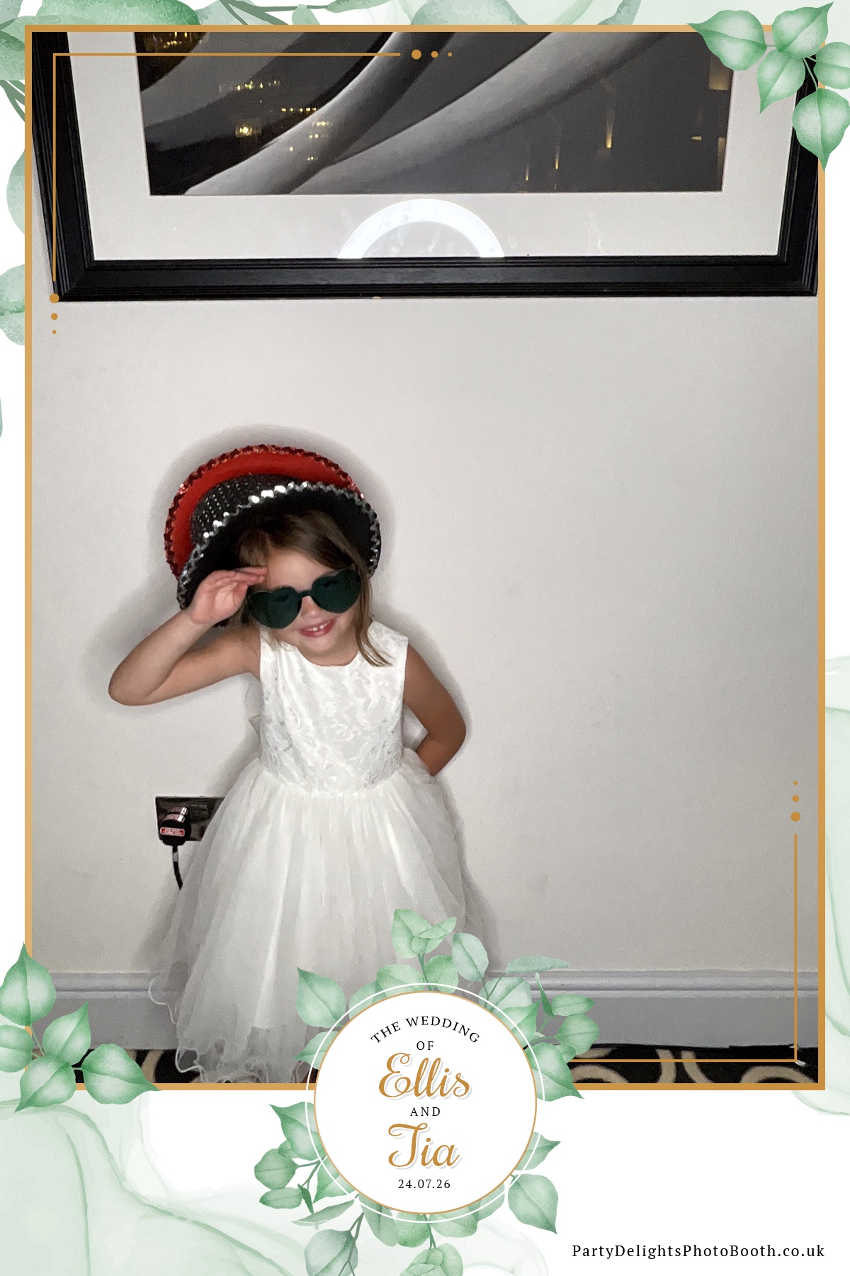 Ellis and Tias wedding | View more photos from the event at gallery.partydelightsphotobooth.co.uk/u/PartyDelightsPhotoBooth/Ellis-and-Tias-wedding