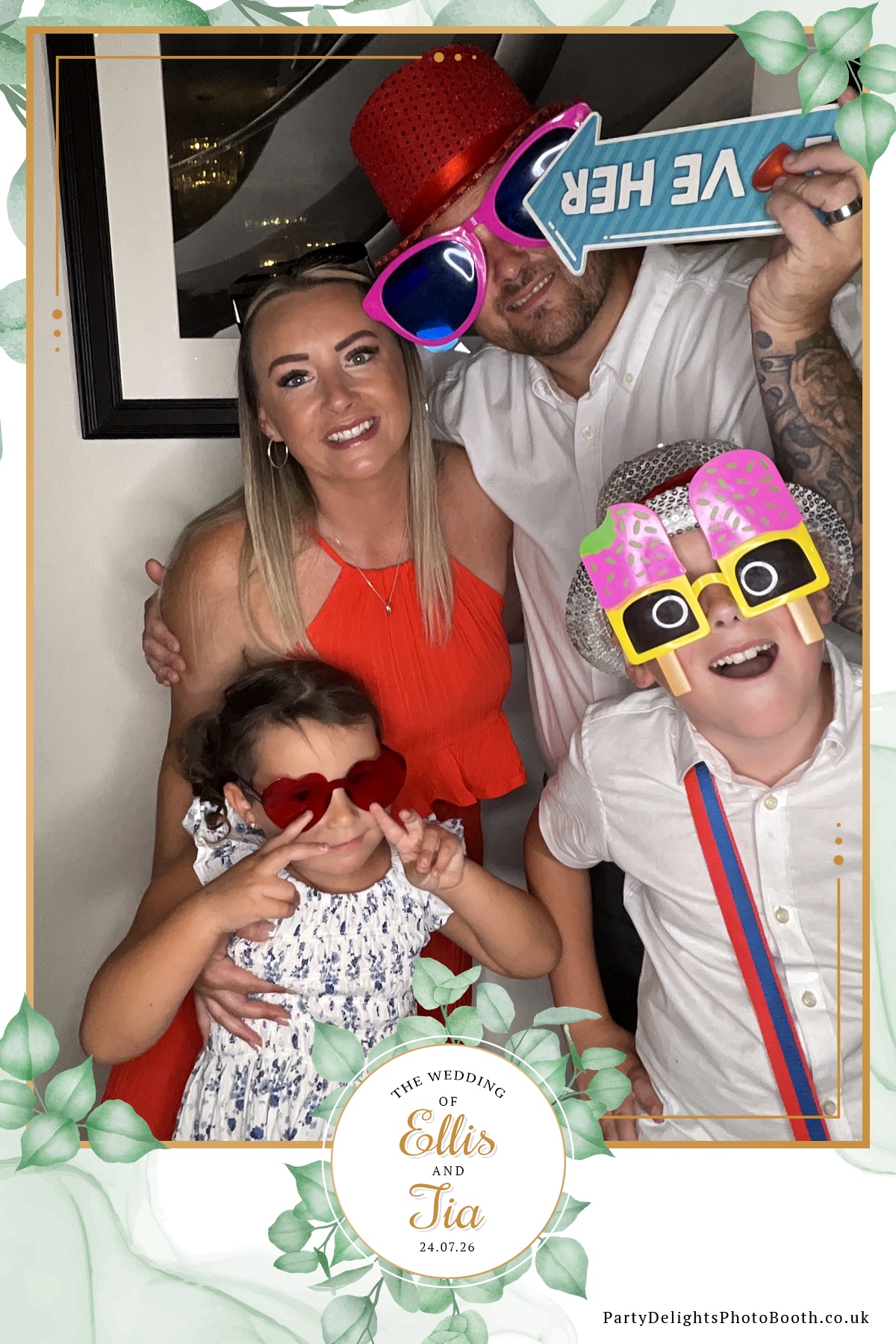 Ellis and Tias wedding | View more photos from the event at gallery.partydelightsphotobooth.co.uk/u/PartyDelightsPhotoBooth/Ellis-and-Tias-wedding