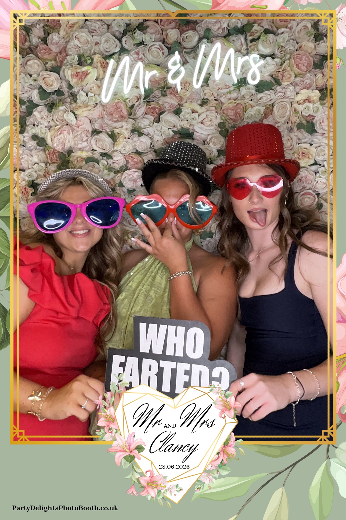 Kelly & Simon Wedding | View more photos from the event at gallery.partydelightsphotobooth.co.uk/u/PartyDelightsPhotoBooth/Kelly-Simon-Wedding