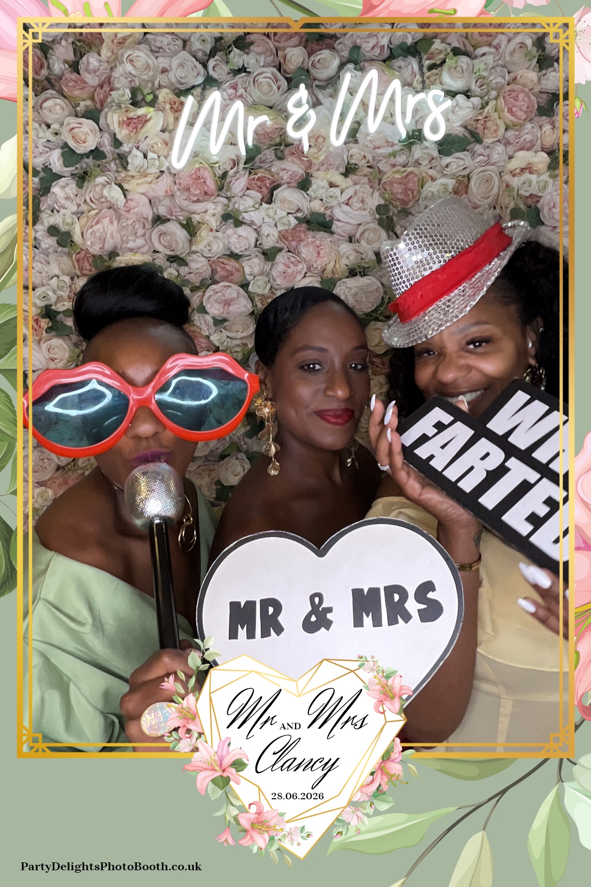Kelly & Simon Wedding | View more photos from the event at gallery.partydelightsphotobooth.co.uk/u/PartyDelightsPhotoBooth/Kelly-Simon-Wedding