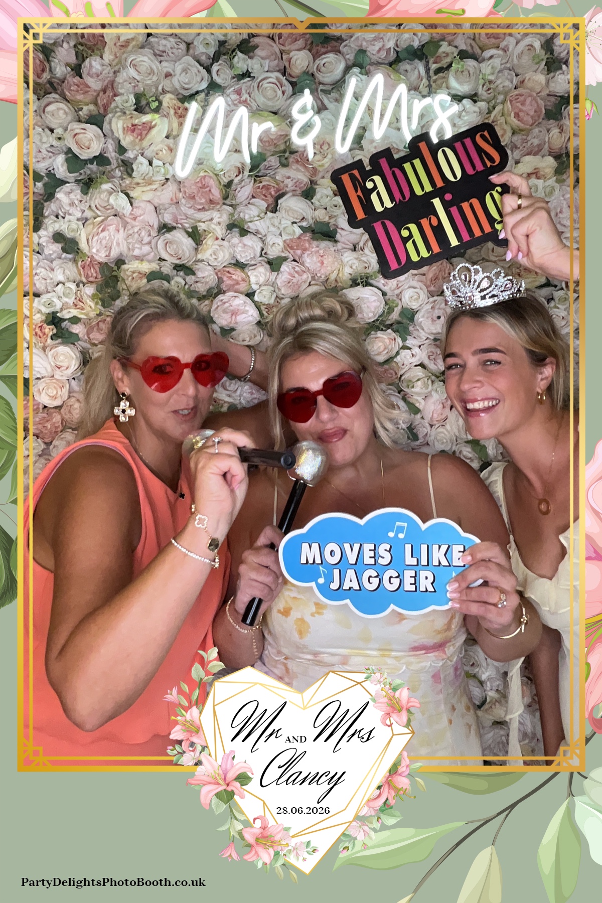 Kelly & Simon Wedding | View more photos from the event at gallery.partydelightsphotobooth.co.uk/u/PartyDelightsPhotoBooth/Kelly-Simon-Wedding