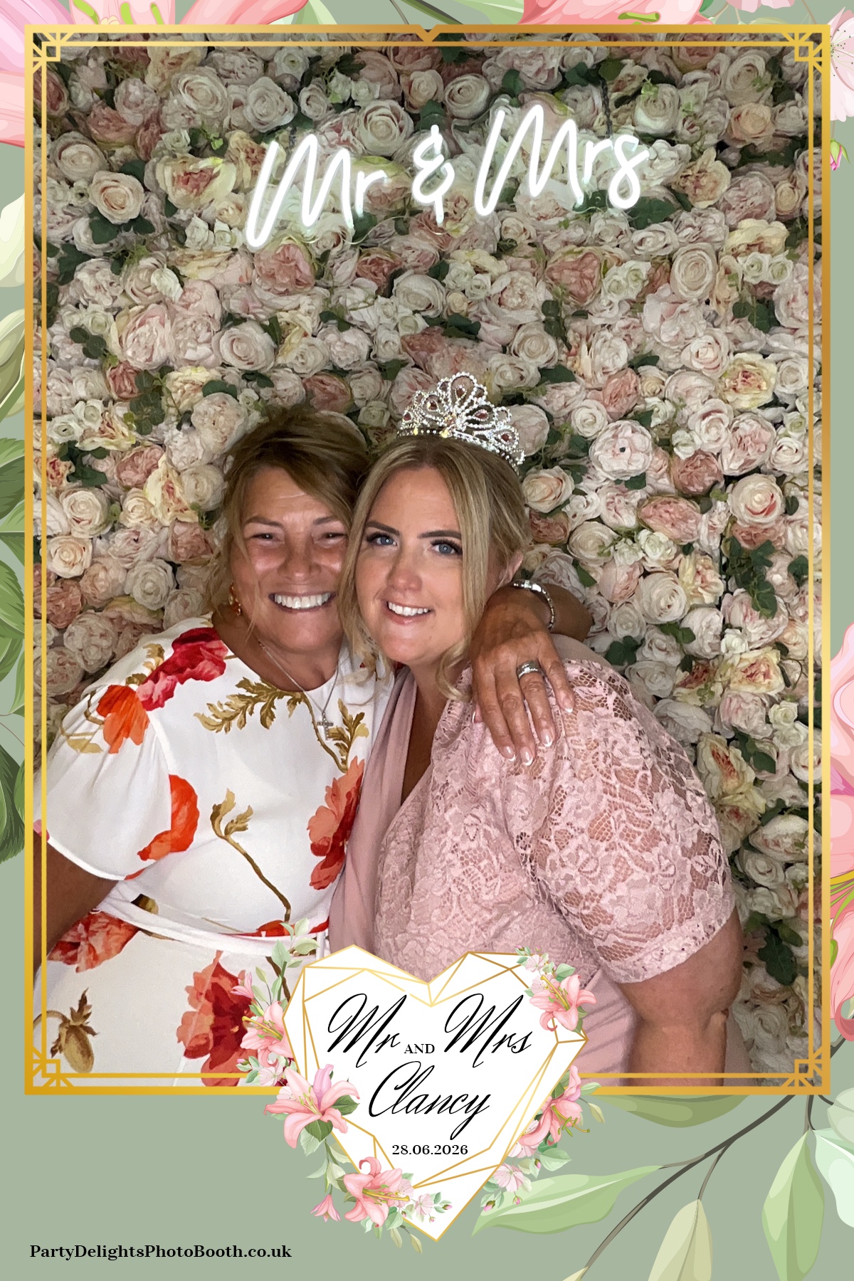 Kelly & Simon Wedding | View more photos from the event at gallery.partydelightsphotobooth.co.uk/u/PartyDelightsPhotoBooth/Kelly-Simon-Wedding