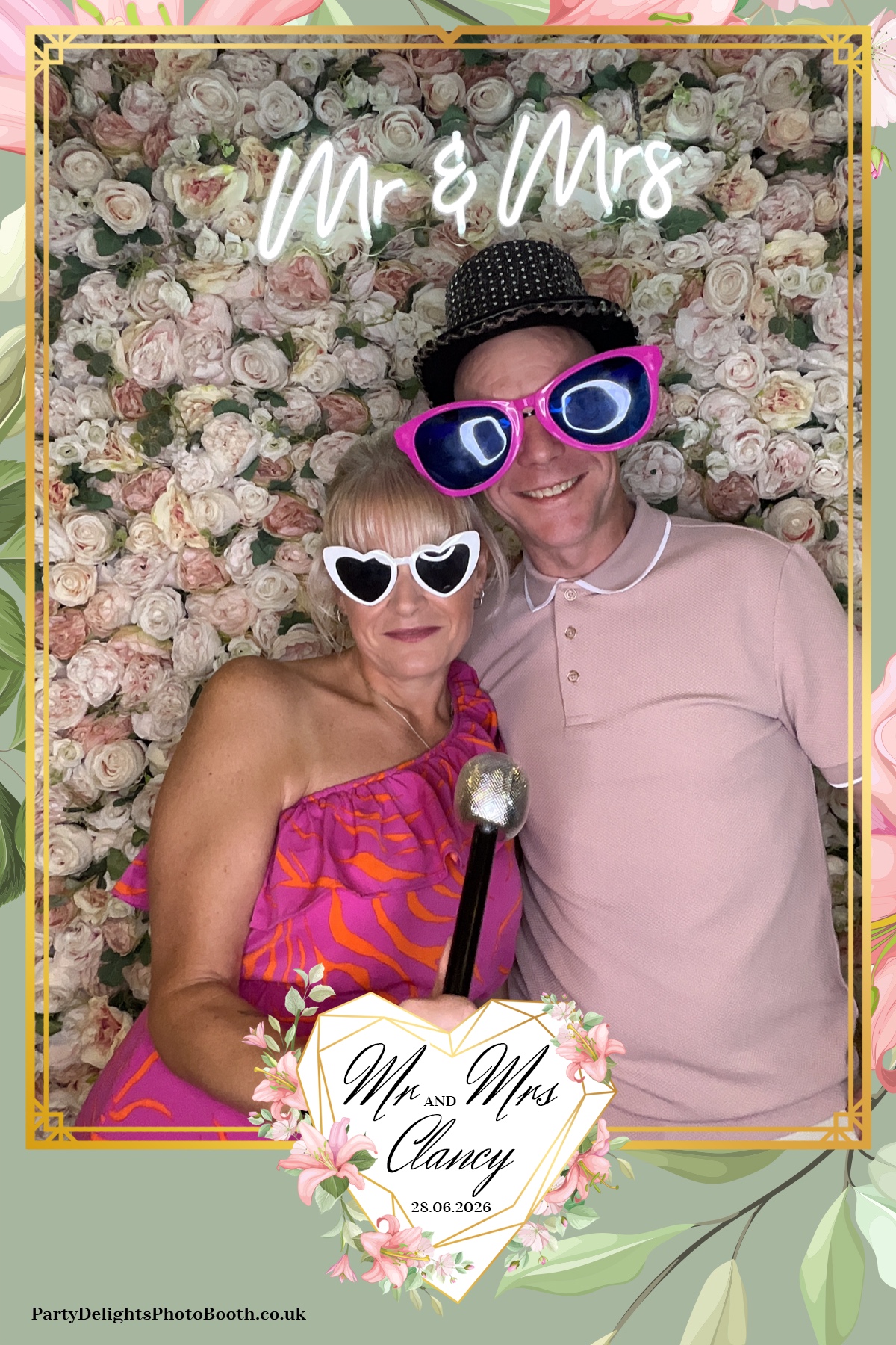 Kelly & Simon Wedding | View more photos from the event at gallery.partydelightsphotobooth.co.uk/u/PartyDelightsPhotoBooth/Kelly-Simon-Wedding
