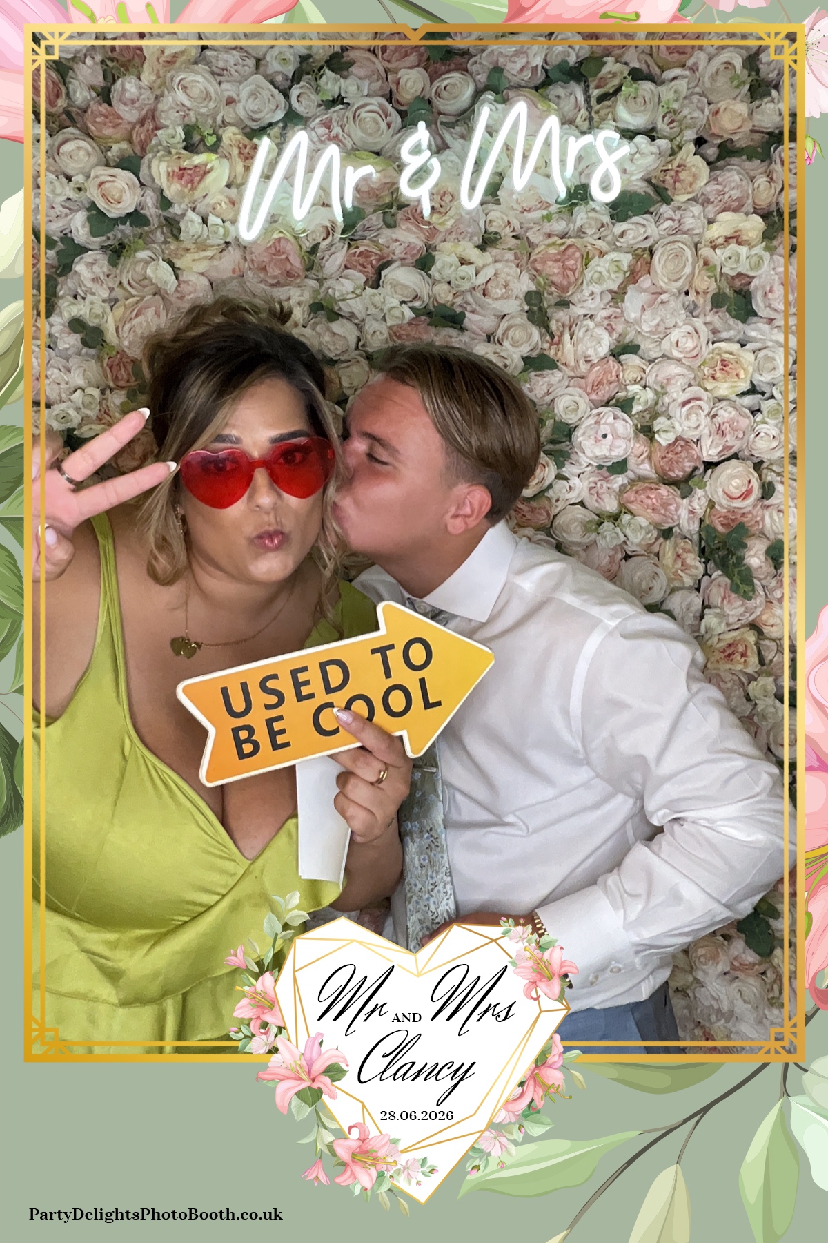 Kelly & Simon Wedding | View more photos from the event at gallery.partydelightsphotobooth.co.uk/u/PartyDelightsPhotoBooth/Kelly-Simon-Wedding