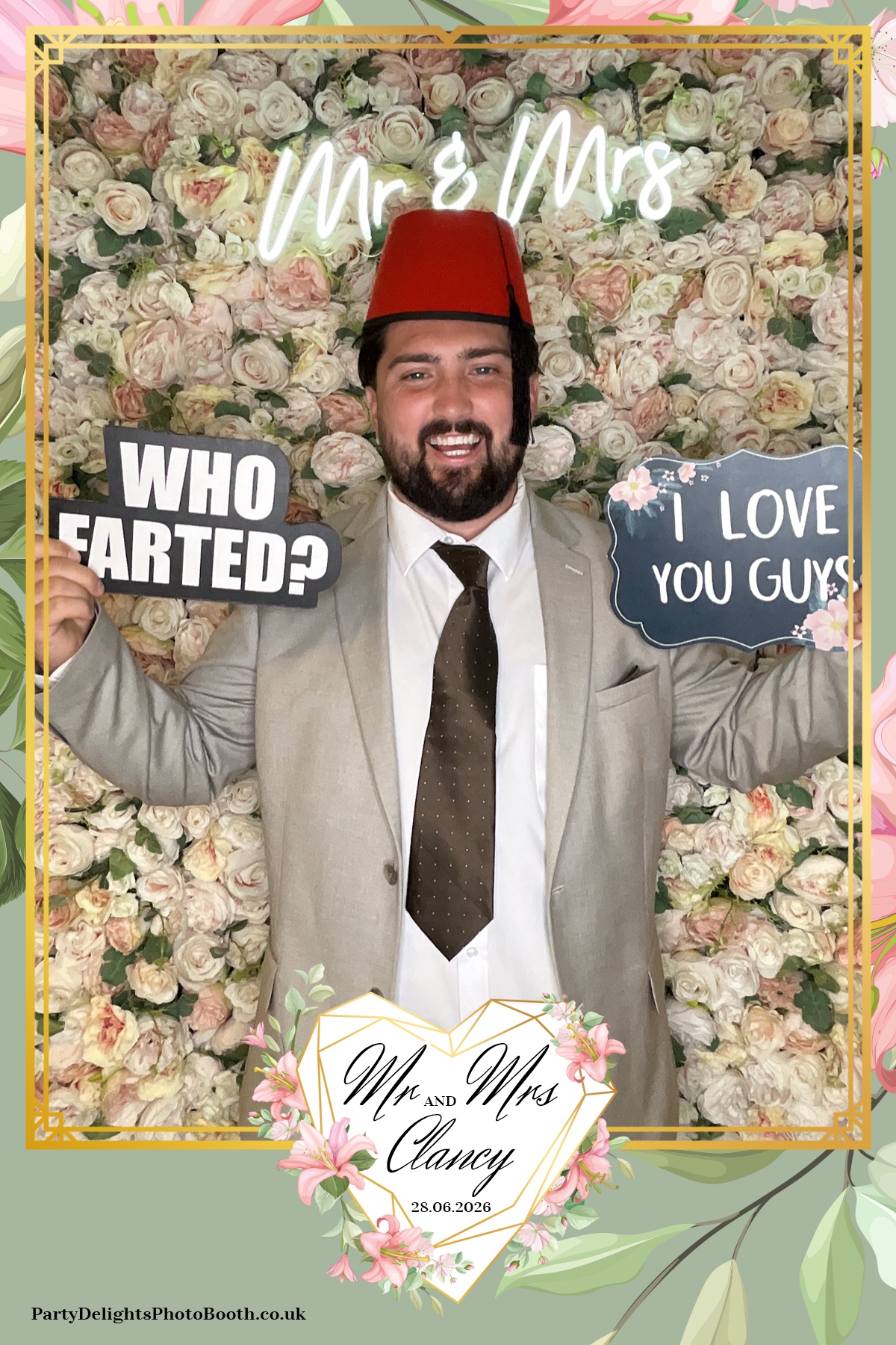 Kelly & Simon Wedding | View more photos from the event at gallery.partydelightsphotobooth.co.uk/u/PartyDelightsPhotoBooth/Kelly-Simon-Wedding