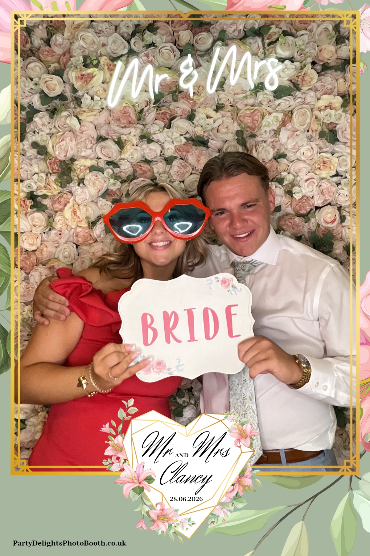 Kelly & Simon Wedding | View more photos from the event at gallery.partydelightsphotobooth.co.uk/u/PartyDelightsPhotoBooth/Kelly-Simon-Wedding