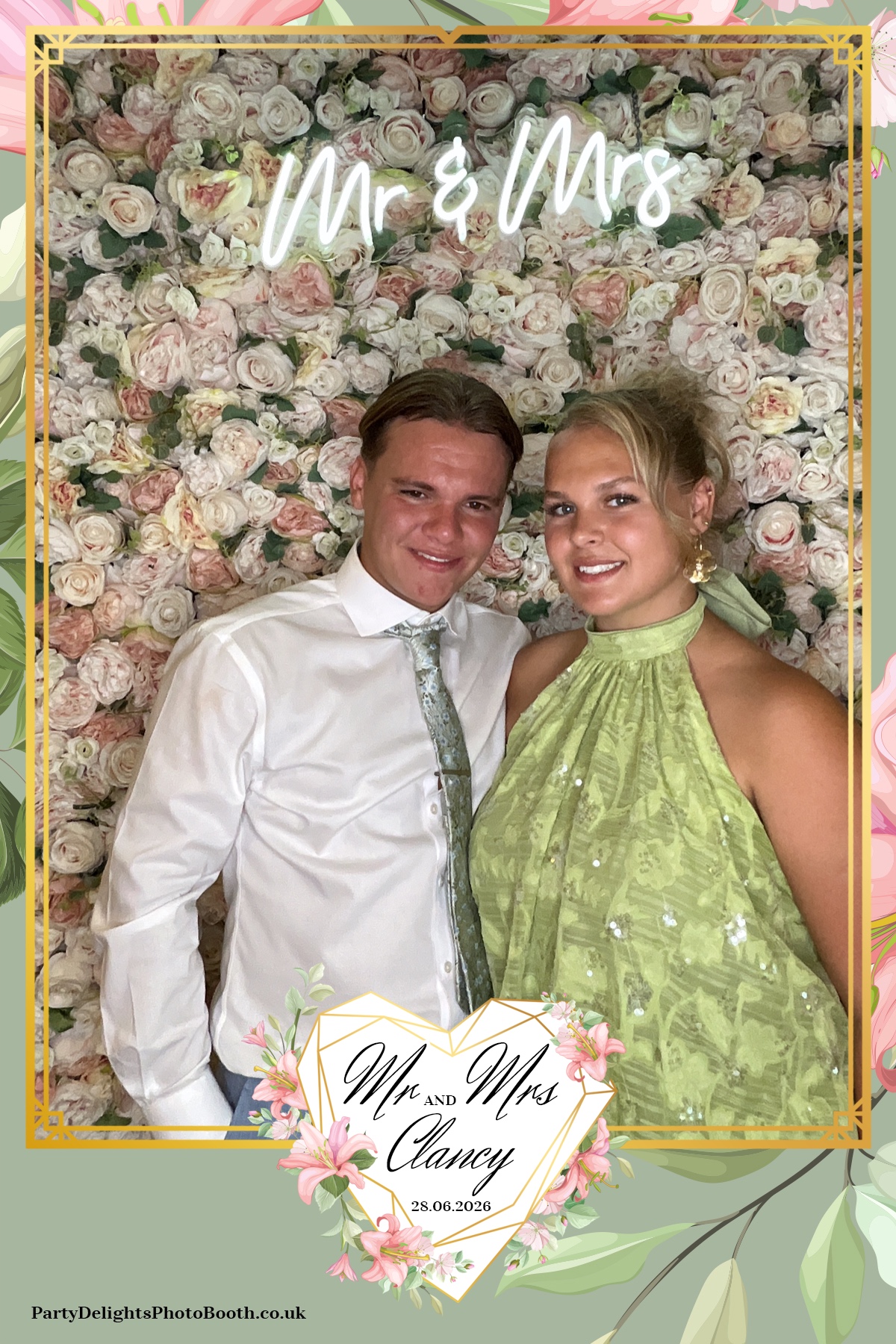 Kelly & Simon Wedding | View more photos from the event at gallery.partydelightsphotobooth.co.uk/u/PartyDelightsPhotoBooth/Kelly-Simon-Wedding