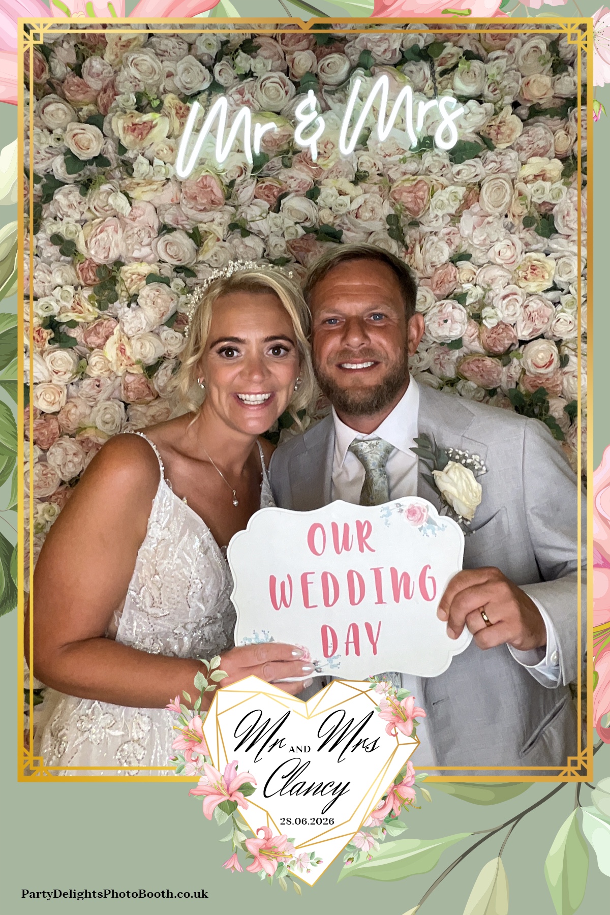Kelly & Simon Wedding | View more photos from the event at gallery.partydelightsphotobooth.co.uk/u/PartyDelightsPhotoBooth/Kelly-Simon-Wedding