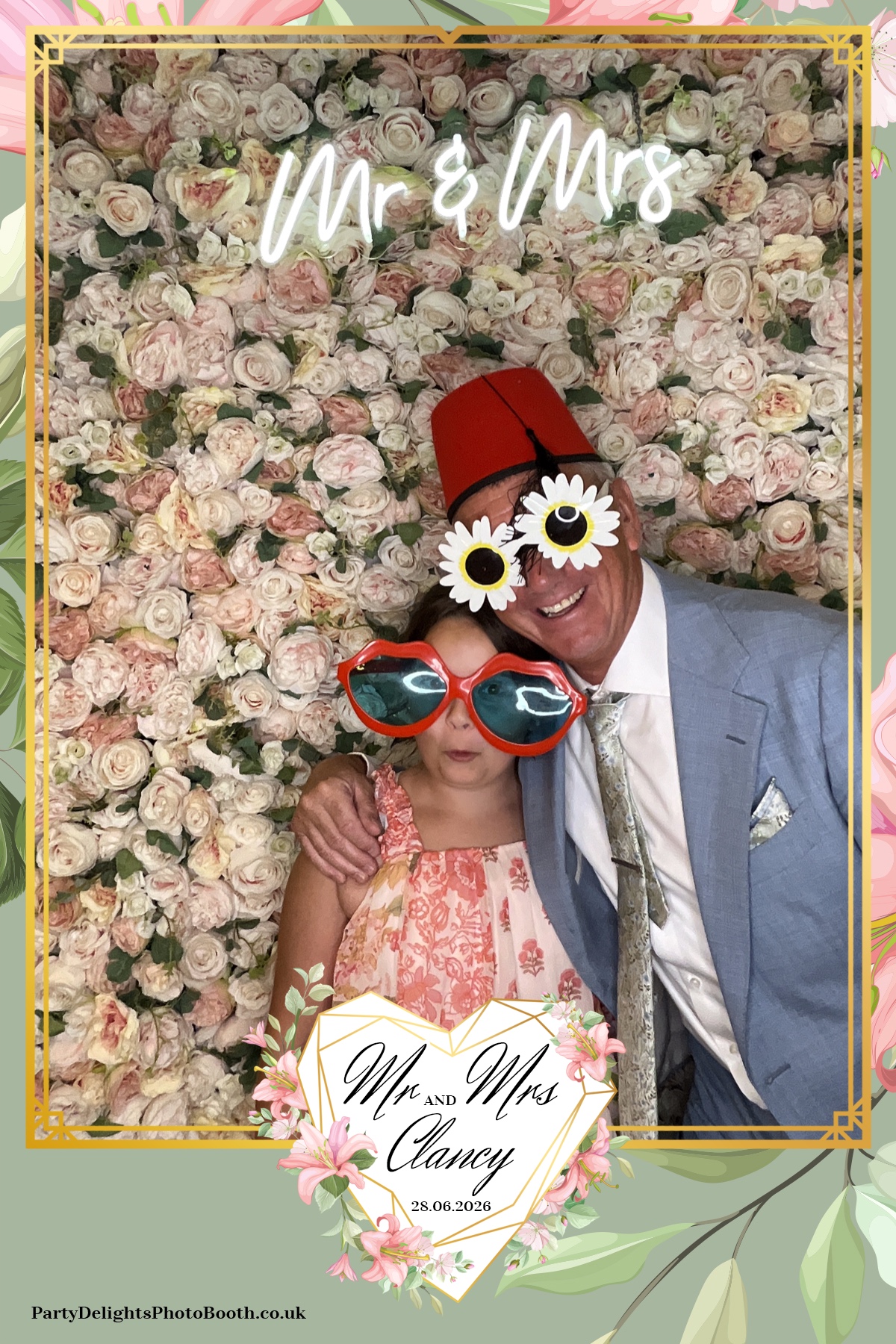 Kelly & Simon Wedding | View more photos from the event at gallery.partydelightsphotobooth.co.uk/u/PartyDelightsPhotoBooth/Kelly-Simon-Wedding