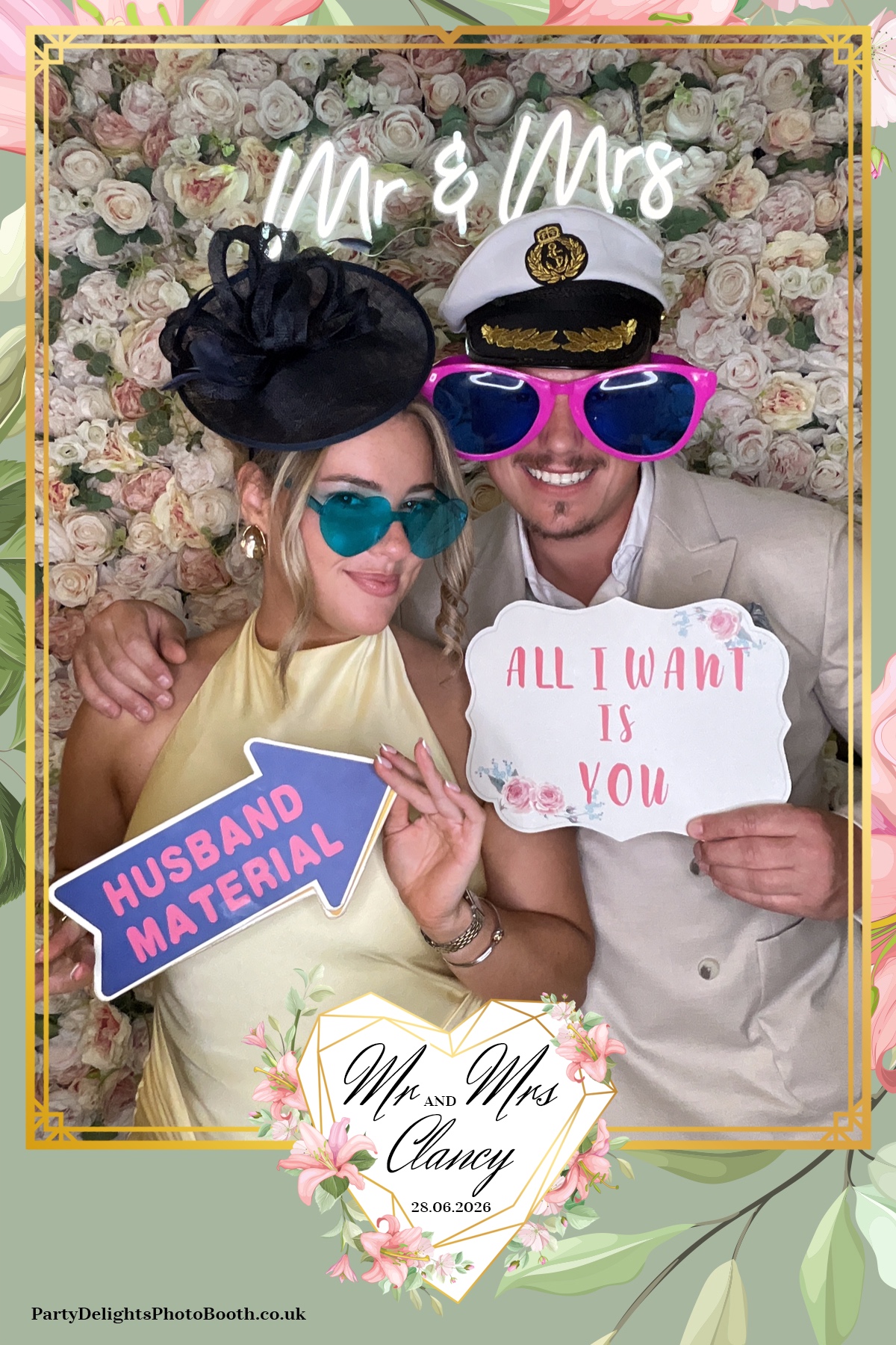 Kelly & Simon Wedding | View more photos from the event at gallery.partydelightsphotobooth.co.uk/u/PartyDelightsPhotoBooth/Kelly-Simon-Wedding