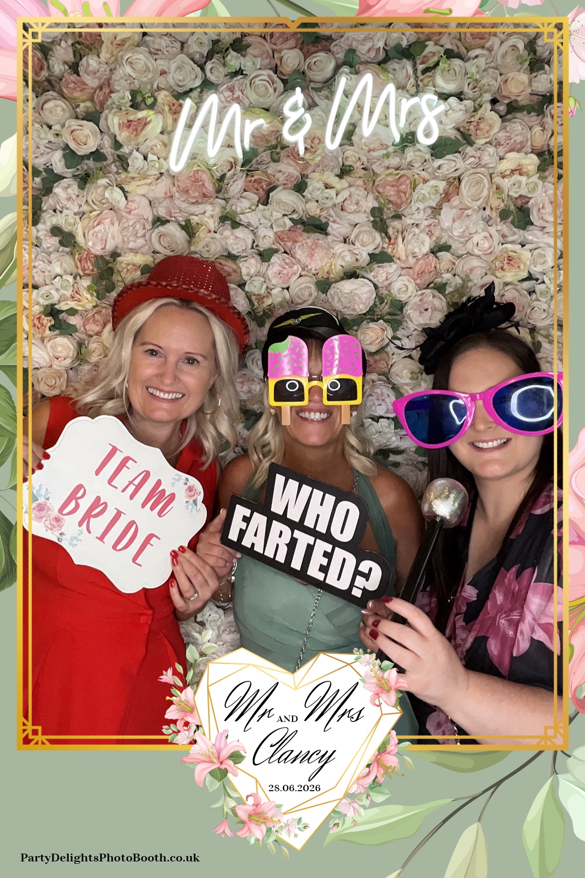 Kelly & Simon Wedding | View more photos from the event at gallery.partydelightsphotobooth.co.uk/u/PartyDelightsPhotoBooth/Kelly-Simon-Wedding
