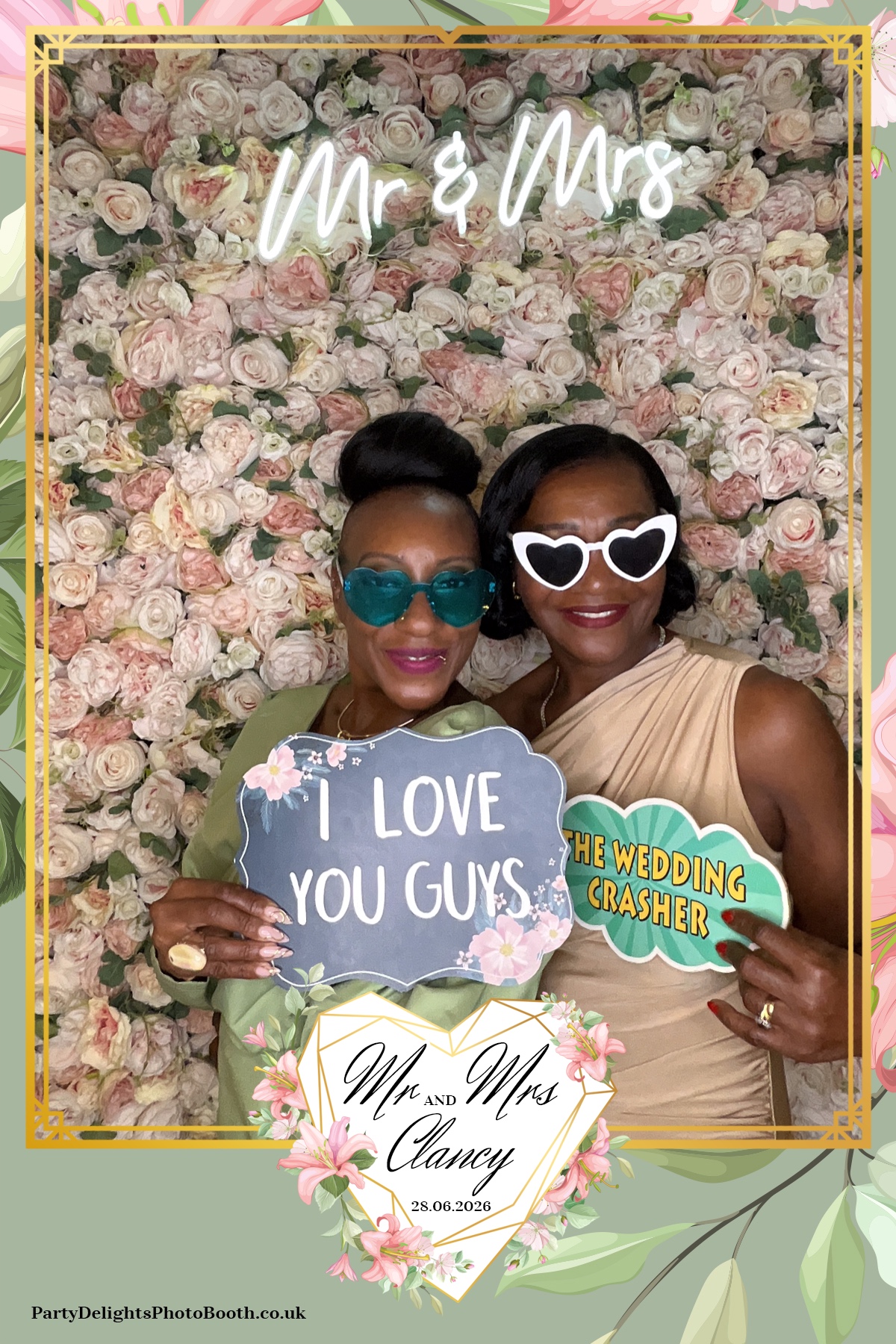 Kelly & Simon Wedding | View more photos from the event at gallery.partydelightsphotobooth.co.uk/u/PartyDelightsPhotoBooth/Kelly-Simon-Wedding