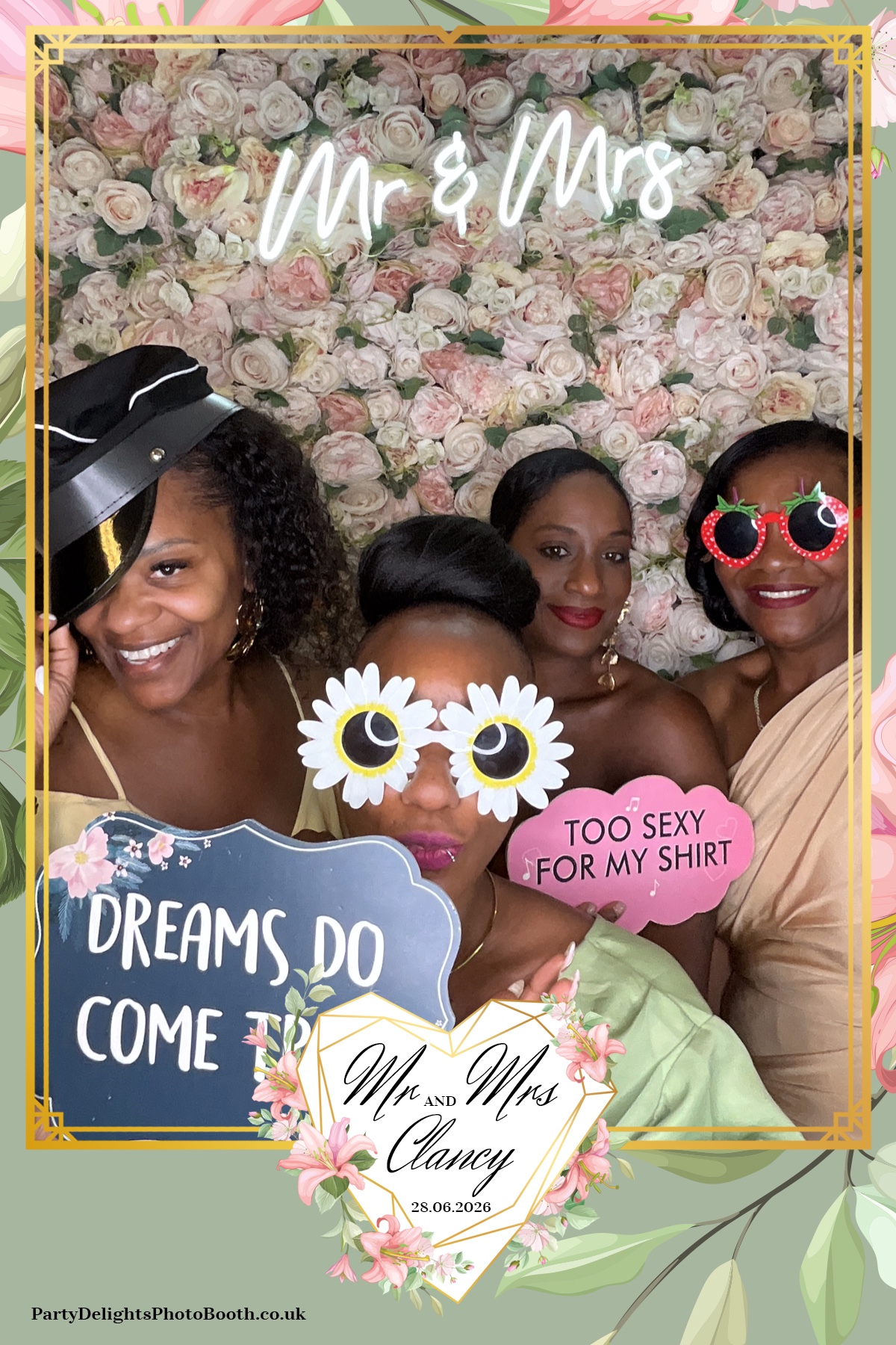 Kelly & Simon Wedding | View more photos from the event at gallery.partydelightsphotobooth.co.uk/u/PartyDelightsPhotoBooth/Kelly-Simon-Wedding