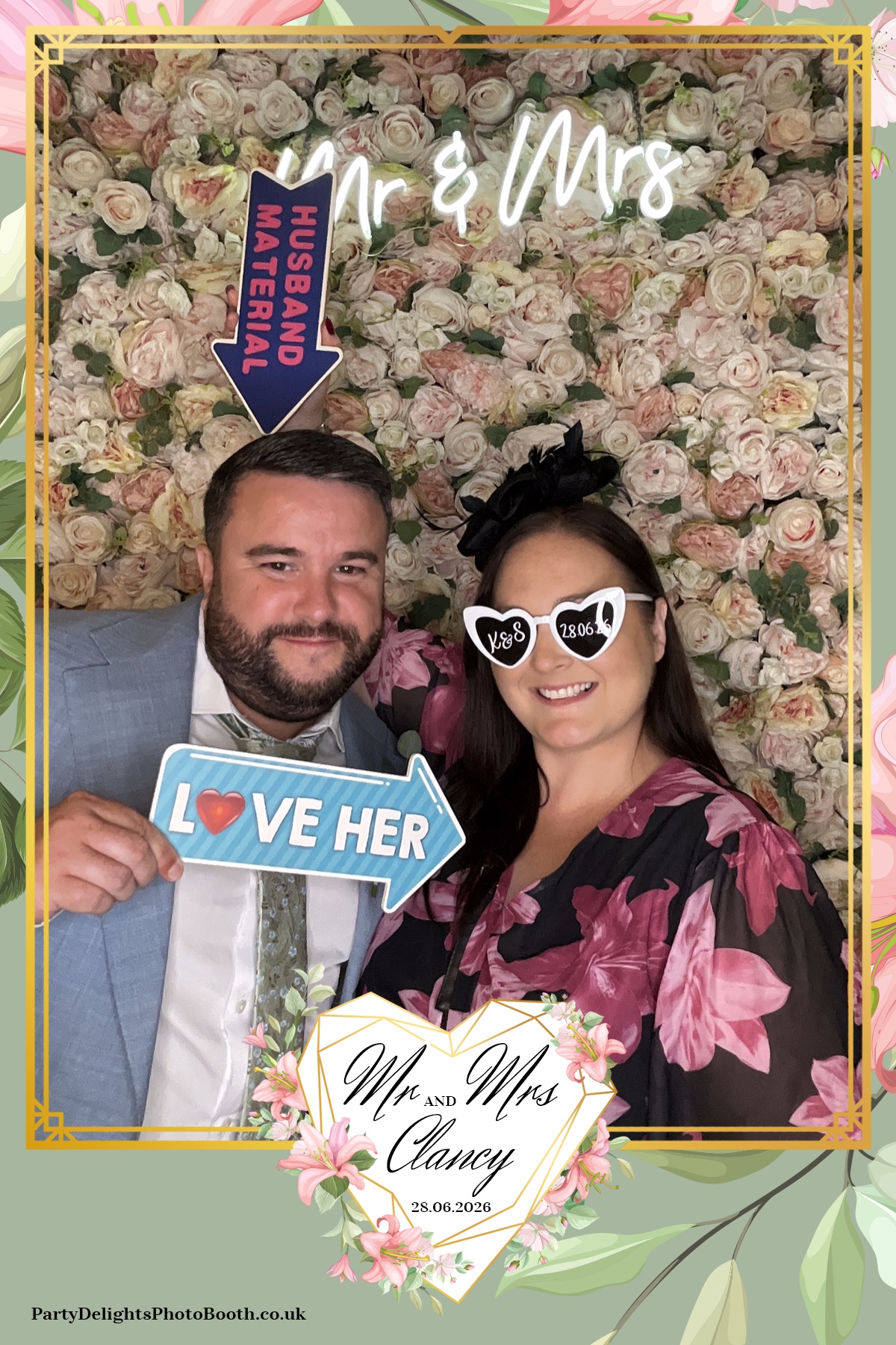 Kelly & Simon Wedding | View more photos from the event at gallery.partydelightsphotobooth.co.uk/u/PartyDelightsPhotoBooth/Kelly-Simon-Wedding