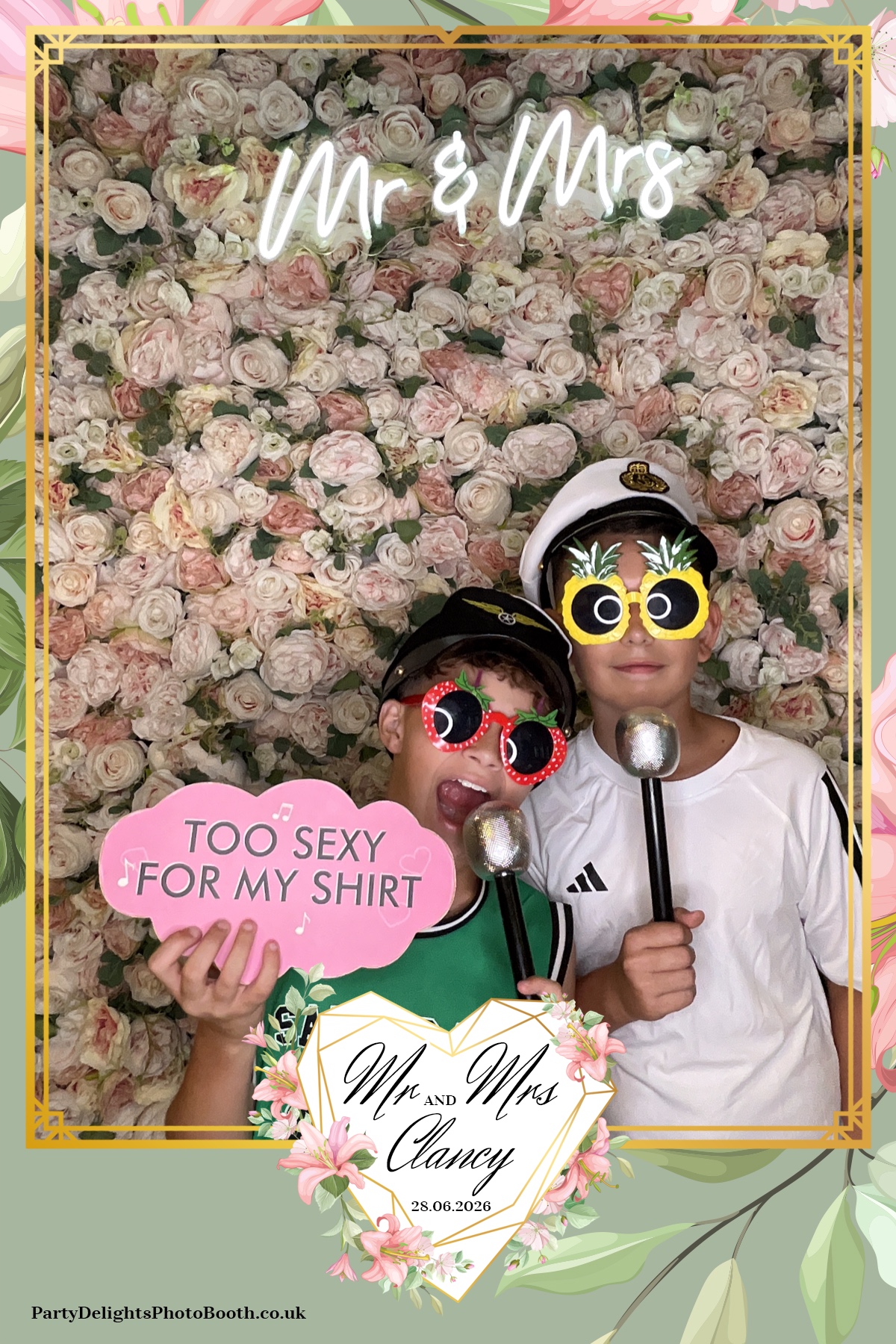 Kelly & Simon Wedding | View more photos from the event at gallery.partydelightsphotobooth.co.uk/u/PartyDelightsPhotoBooth/Kelly-Simon-Wedding
