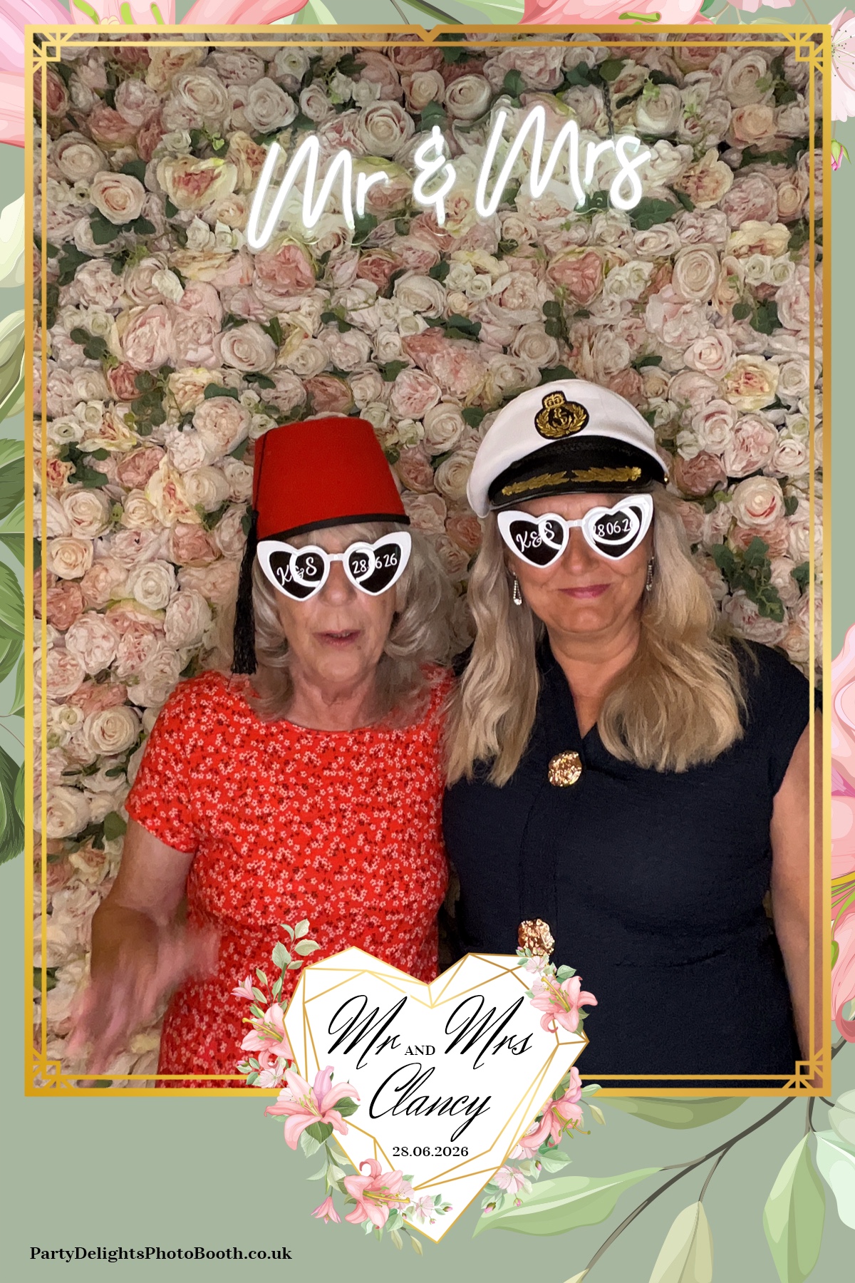 Kelly & Simon Wedding | View more photos from the event at gallery.partydelightsphotobooth.co.uk/u/PartyDelightsPhotoBooth/Kelly-Simon-Wedding