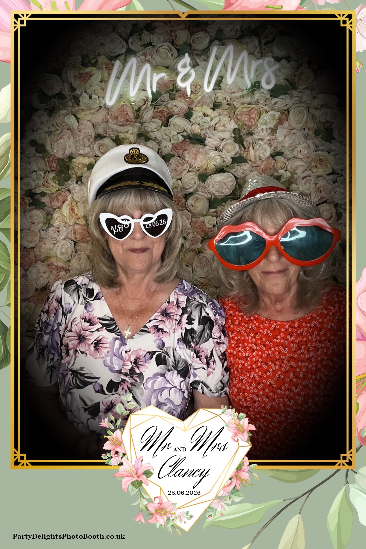 Kelly & Simon Wedding | View more photos from the event at gallery.partydelightsphotobooth.co.uk/u/PartyDelightsPhotoBooth/Kelly-Simon-Wedding