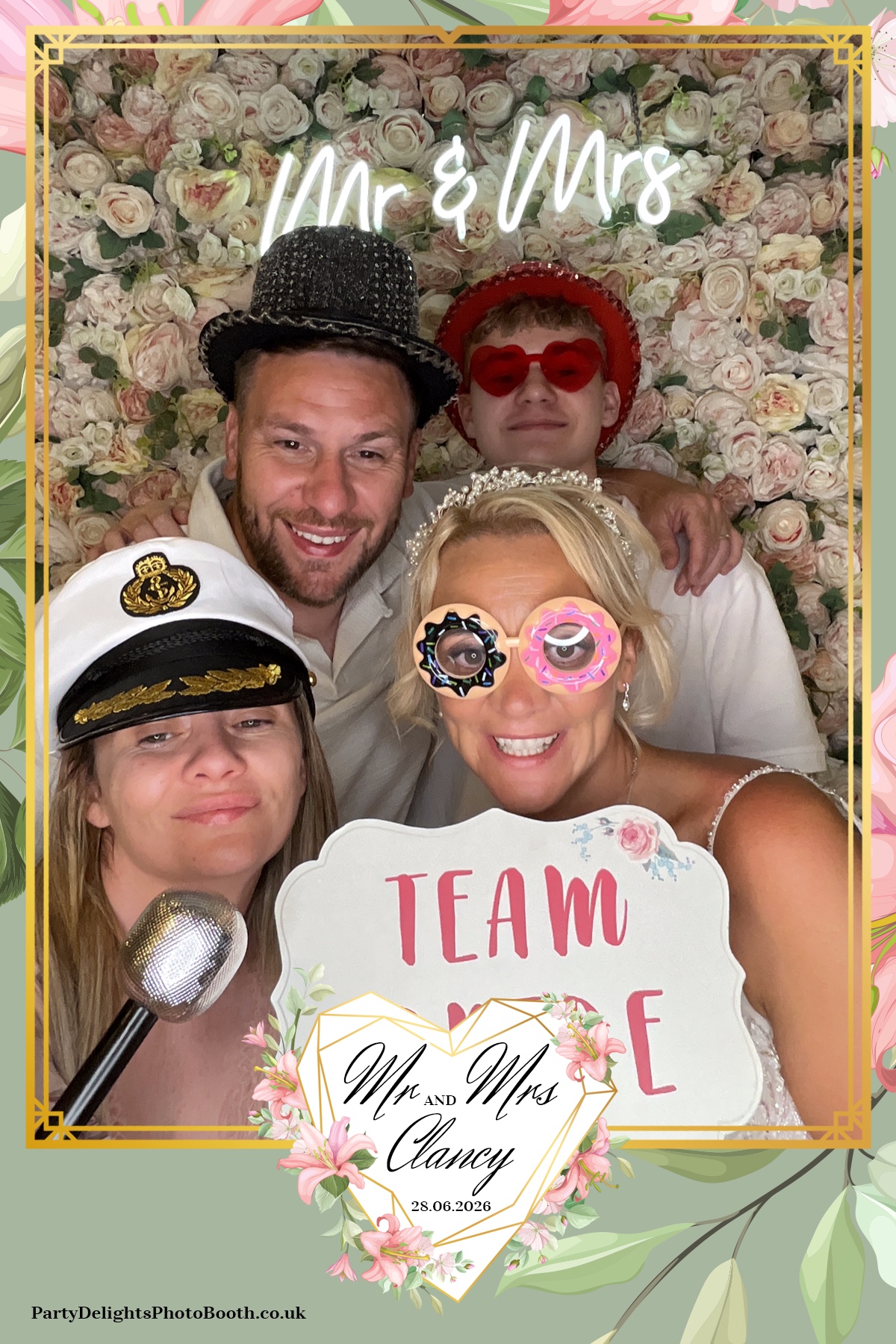 Kelly & Simon Wedding | View more photos from the event at gallery.partydelightsphotobooth.co.uk/u/PartyDelightsPhotoBooth/Kelly-Simon-Wedding