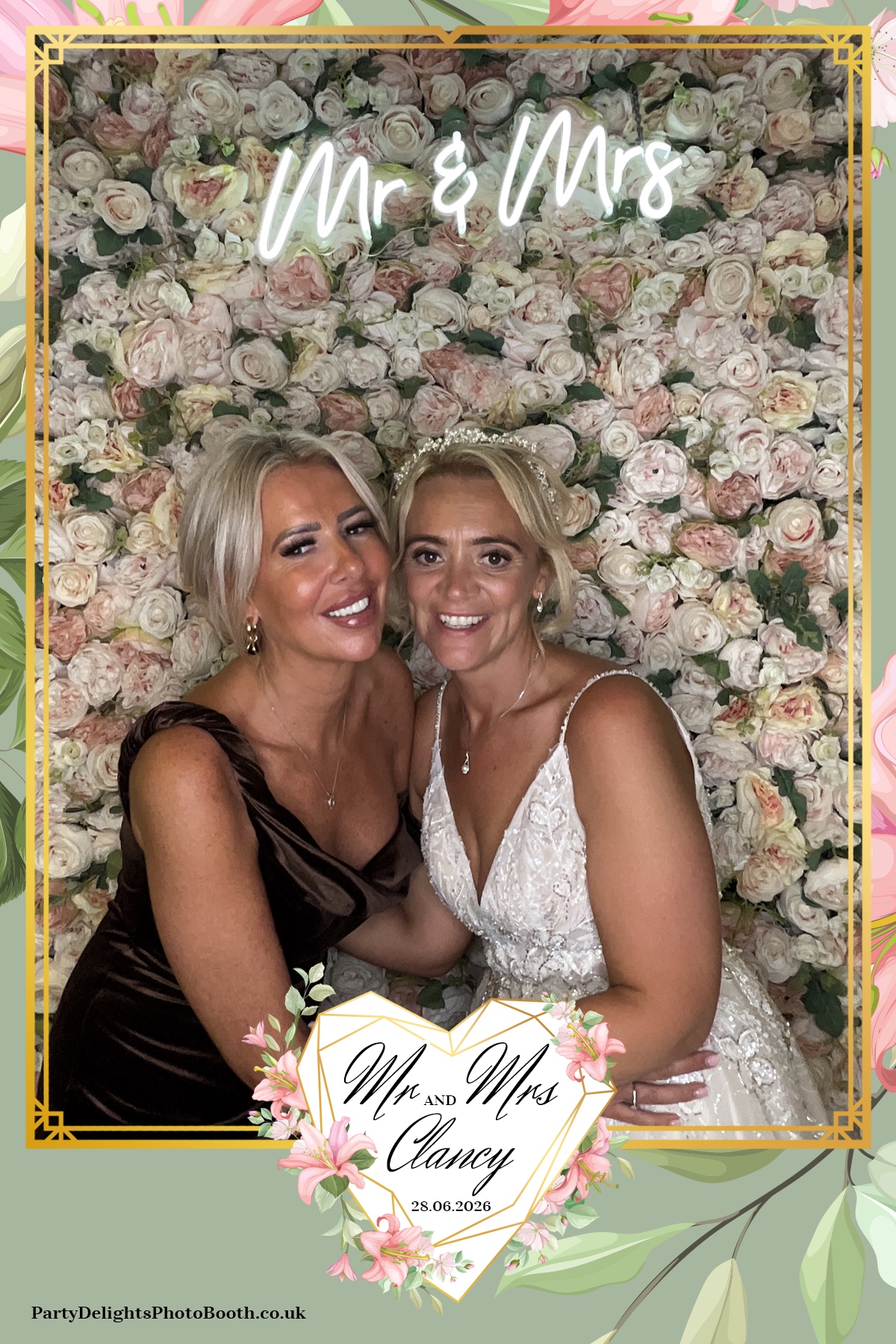 Kelly & Simon Wedding | View more photos from the event at gallery.partydelightsphotobooth.co.uk/u/PartyDelightsPhotoBooth/Kelly-Simon-Wedding