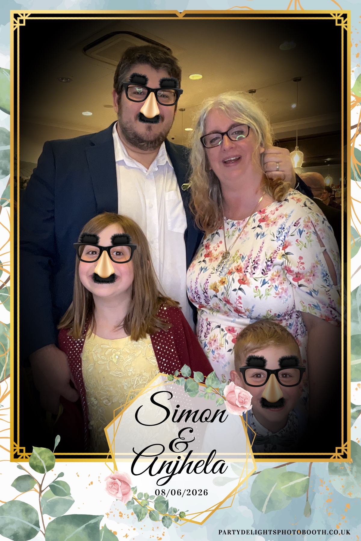 Simon and Anjhela’s Wedding | View more photos from the event at gallery.partydelightsphotobooth.co.uk/u/PartyDelightsPhotoBooth/Simon-and-Anjhela’s-Wedding