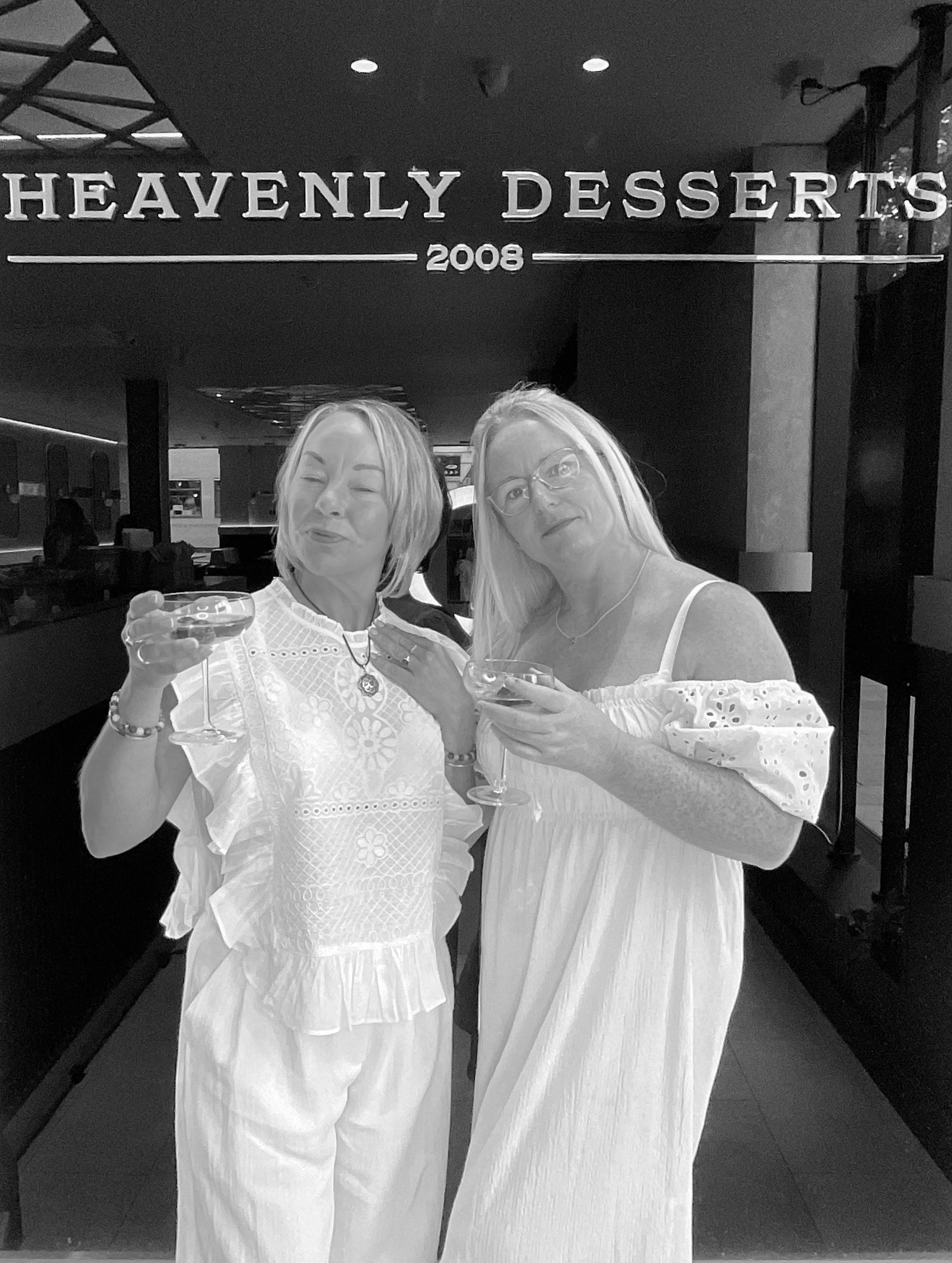 The White Party | View more photos from the event at gallery.partydelightsphotobooth.co.uk/u/PartyDelightsPhotoBooth/The-White-Party
