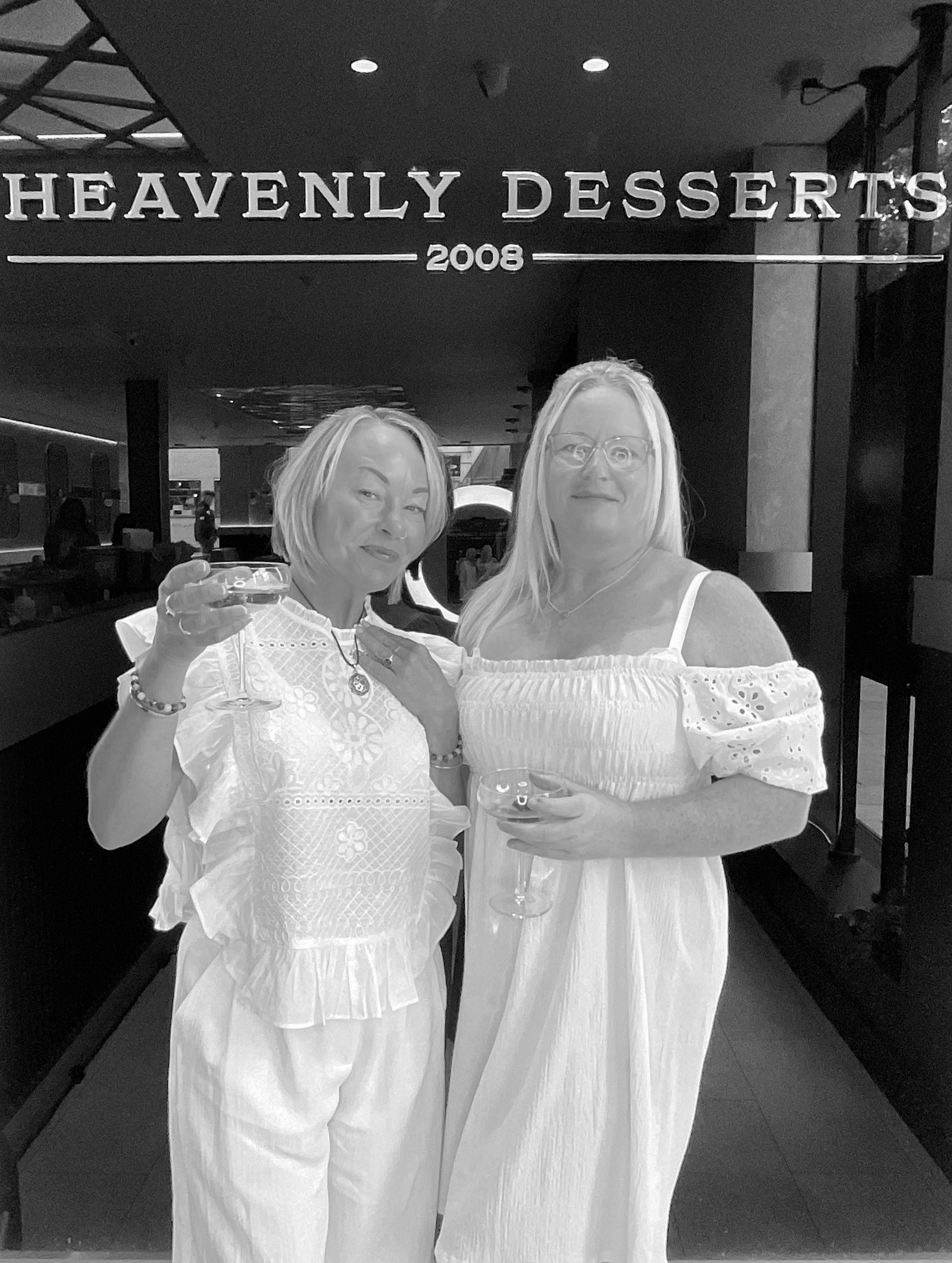 The White Party | View more photos from the event at gallery.partydelightsphotobooth.co.uk/u/PartyDelightsPhotoBooth/The-White-Party