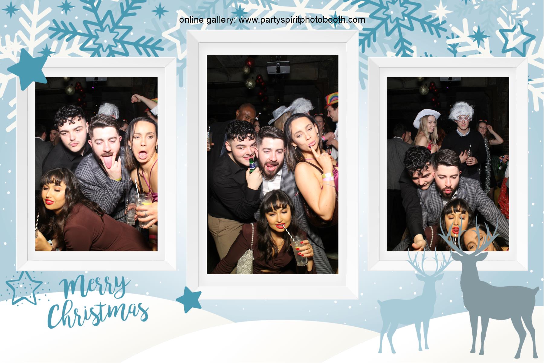 Christmas Party | View more photos from the event at gallery.partyspiritphotobooth.com/u/PartySpiritPhotoBooth/Christmas-Party-6