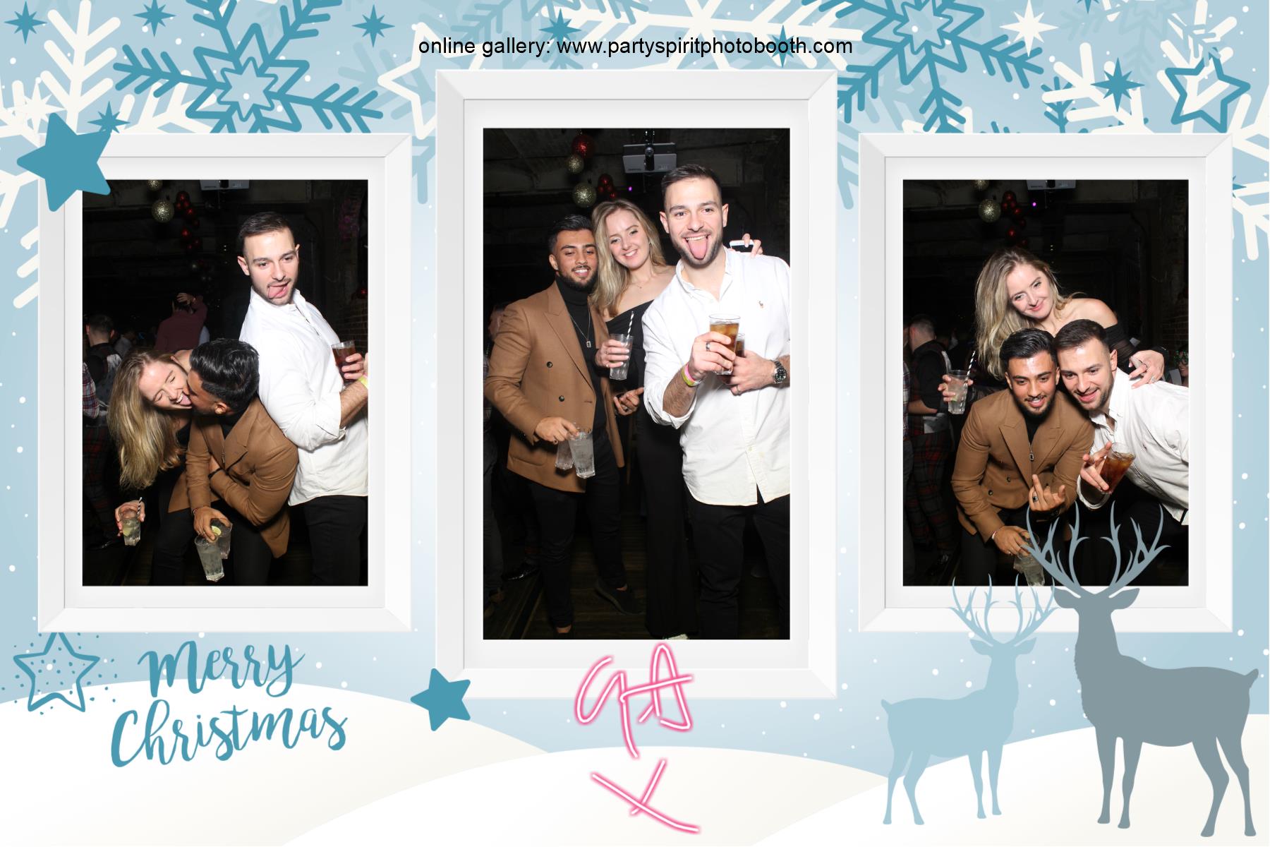 Christmas Party | View more photos from the event at gallery.partyspiritphotobooth.com/u/PartySpiritPhotoBooth/Christmas-Party-6