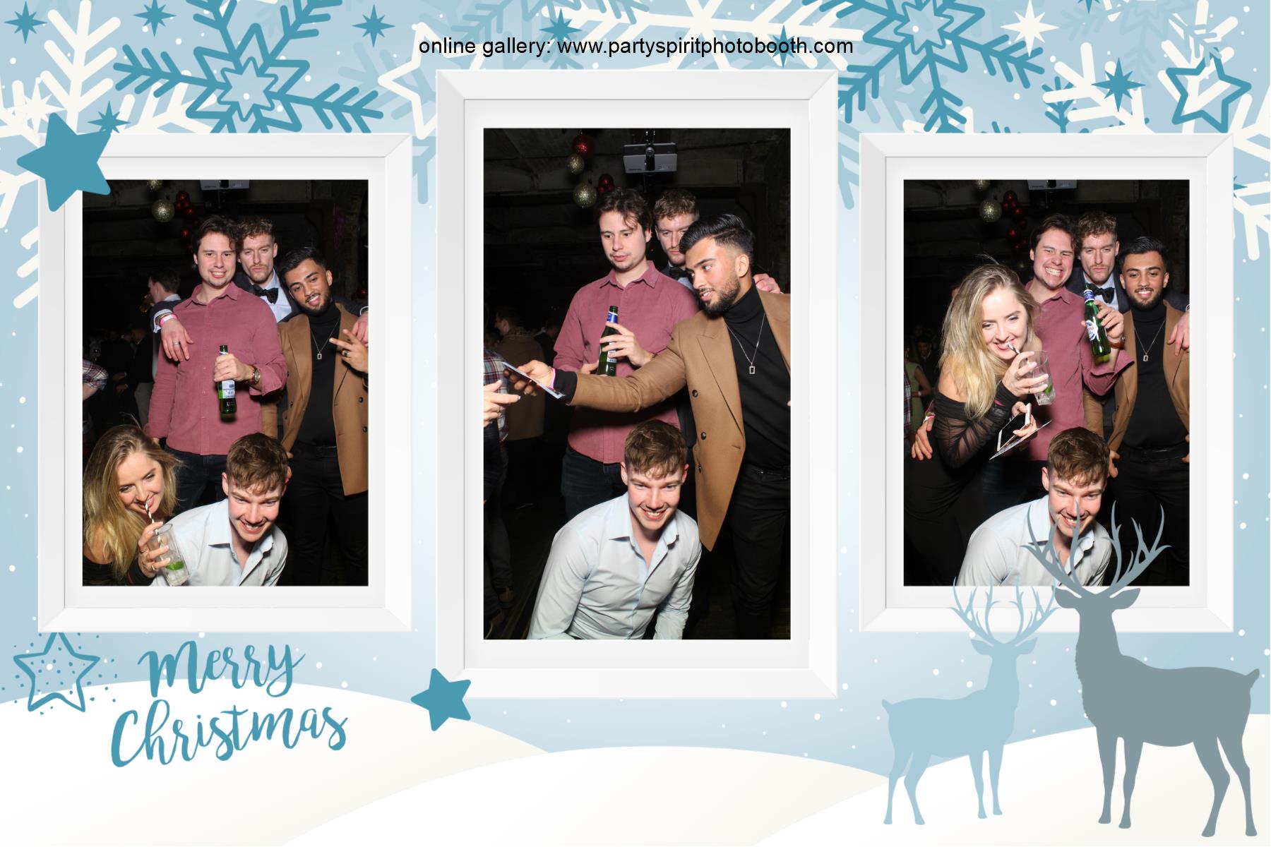 Christmas Party | View more photos from the event at gallery.partyspiritphotobooth.com/u/PartySpiritPhotoBooth/Christmas-Party-6
