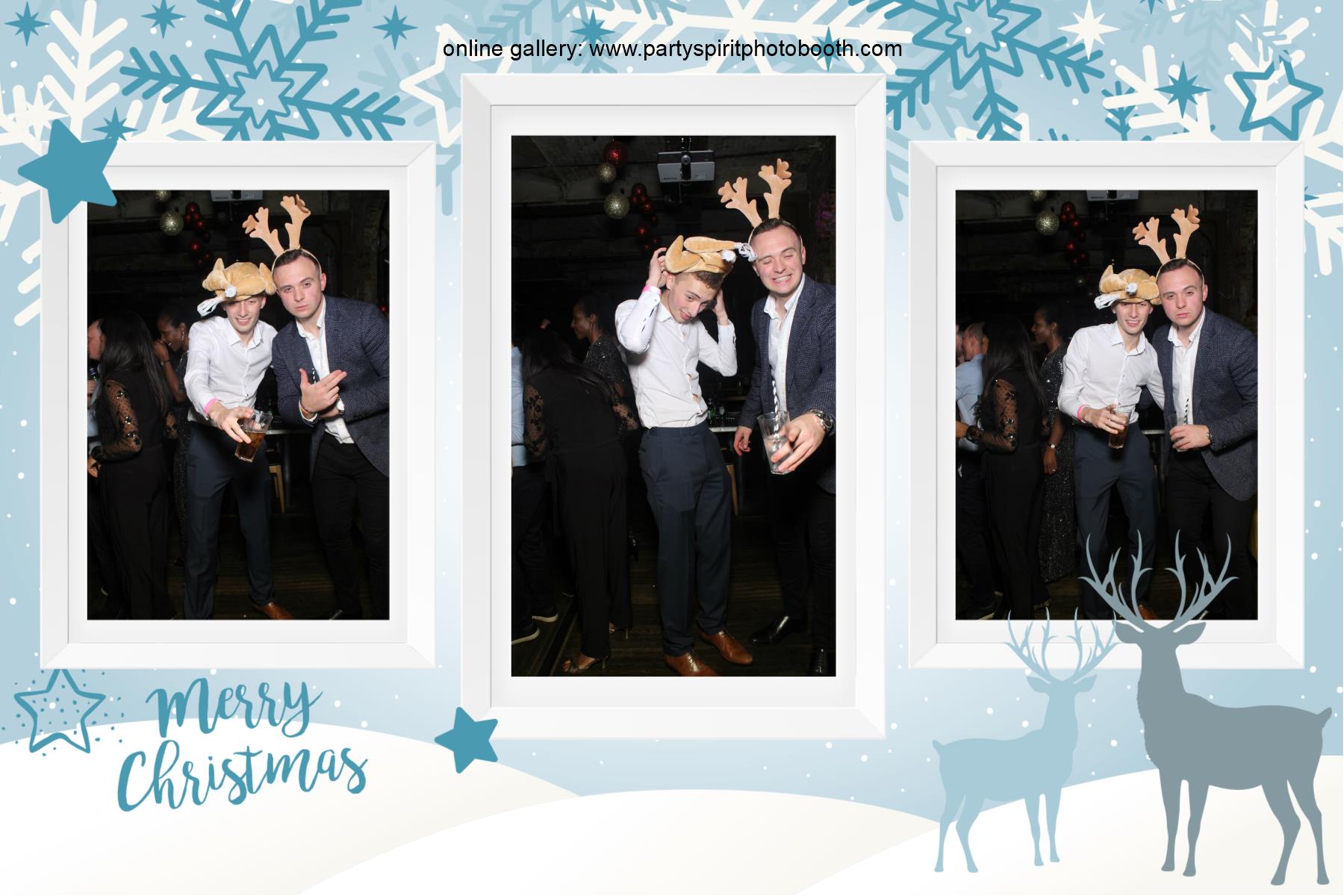 Christmas Party | View more photos from the event at gallery.partyspiritphotobooth.com/u/PartySpiritPhotoBooth/Christmas-Party-6
