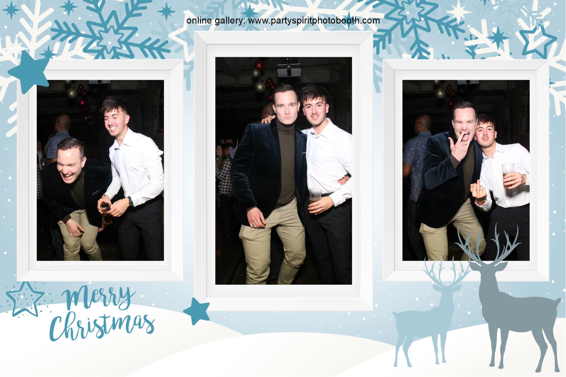 Christmas Party | View more photos from the event at gallery.partyspiritphotobooth.com/u/PartySpiritPhotoBooth/Christmas-Party-6