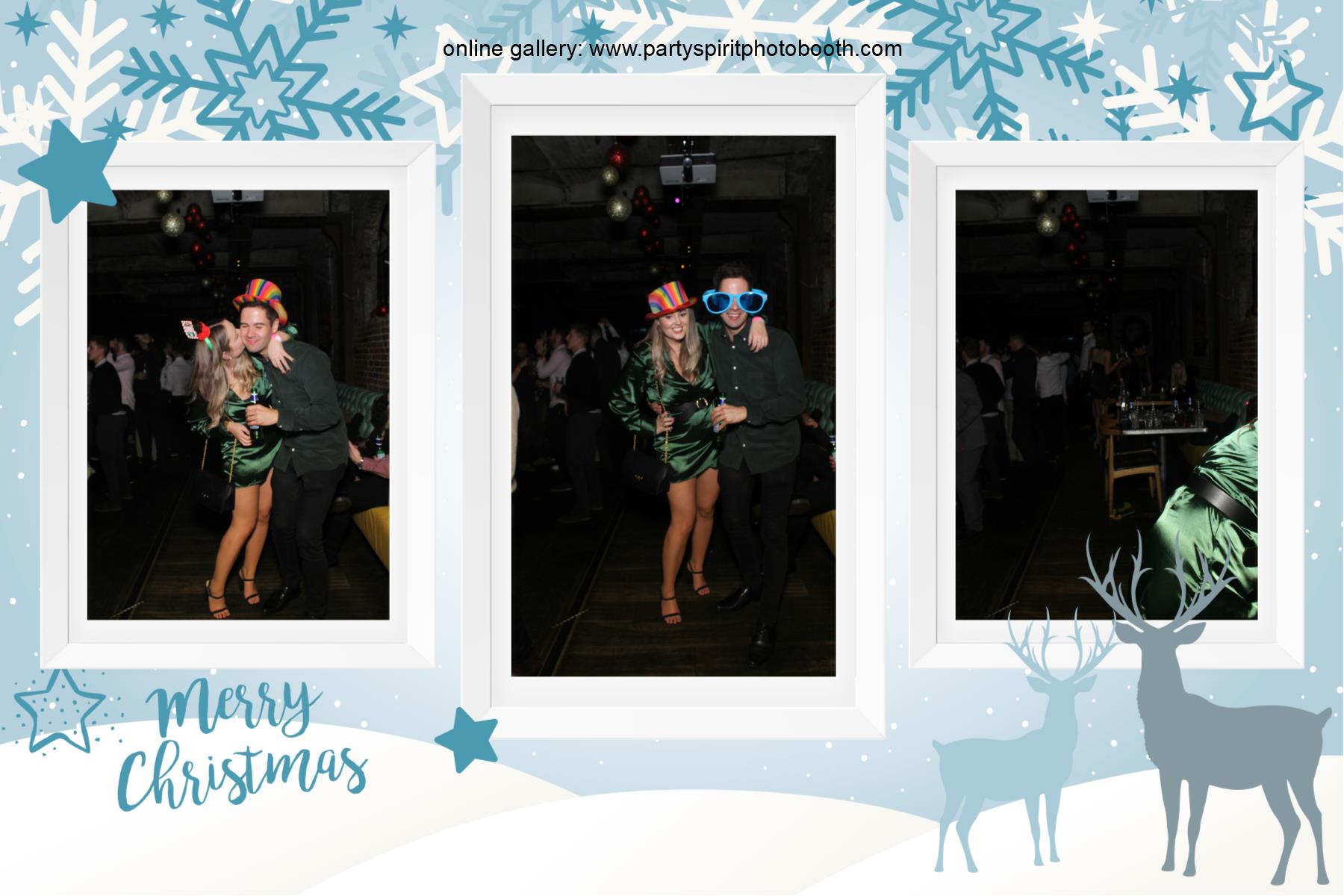 Christmas Party | View more photos from the event at gallery.partyspiritphotobooth.com/u/PartySpiritPhotoBooth/Christmas-Party-6