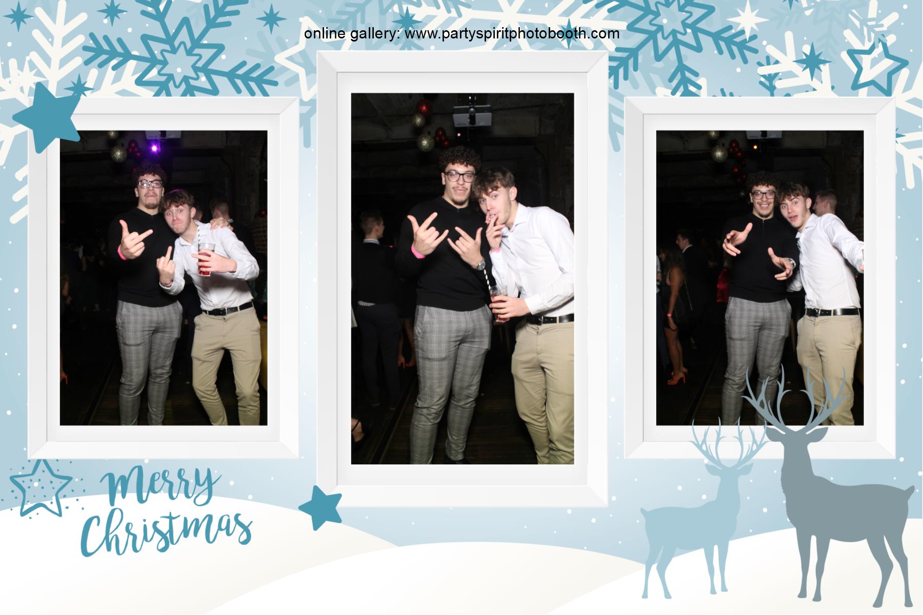 Christmas Party | View more photos from the event at gallery.partyspiritphotobooth.com/u/PartySpiritPhotoBooth/Christmas-Party-6