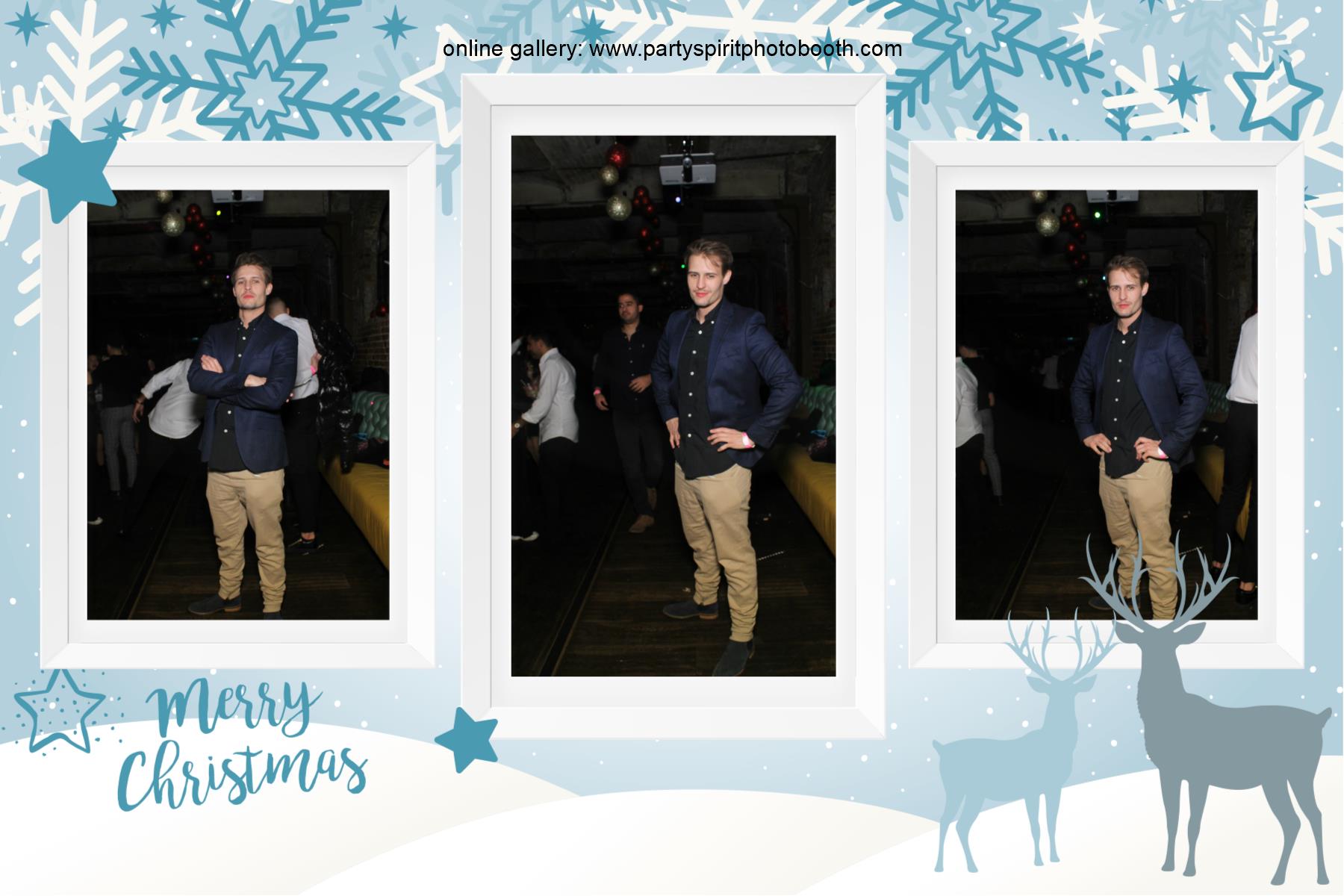 Christmas Party | View more photos from the event at gallery.partyspiritphotobooth.com/u/PartySpiritPhotoBooth/Christmas-Party-6
