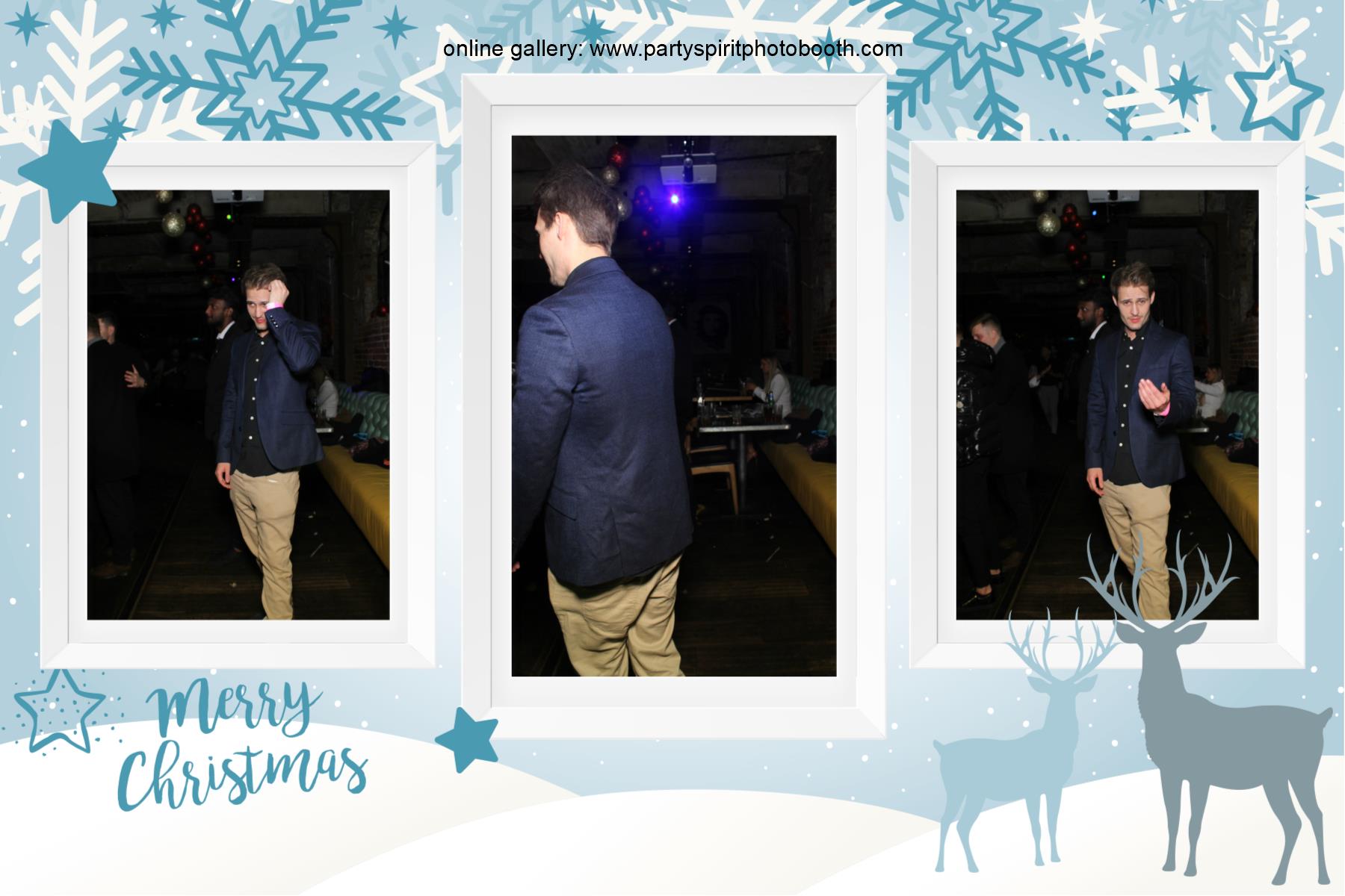 Christmas Party | View more photos from the event at gallery.partyspiritphotobooth.com/u/PartySpiritPhotoBooth/Christmas-Party-6