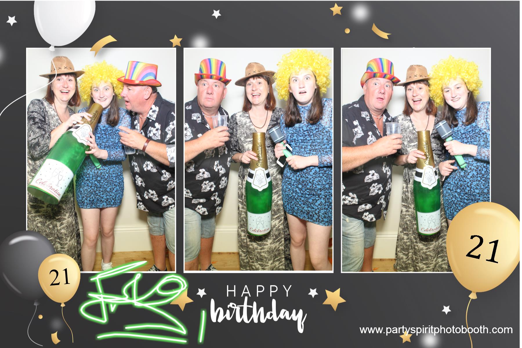 21st Birthday Party | View more photos from the event at gallery.partyspiritphotobooth.com/u/PartySpiritPhotoBooth/21st-Birthday-Party