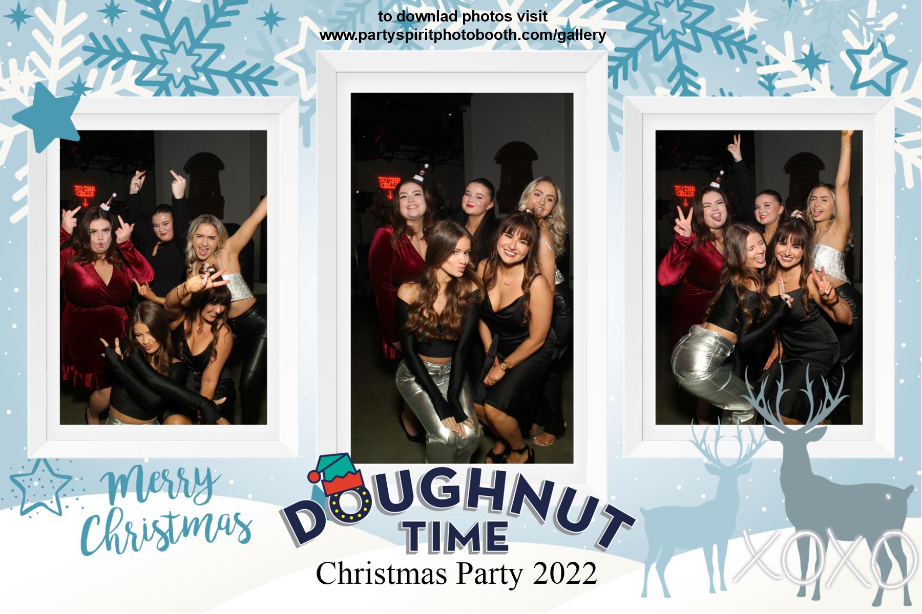 Doughnut Xmas Party | View more photos from the event at gallery.partyspiritphotobooth.com/u/PartySpiritPhotoBooth/Doughnut-Xmas-Party