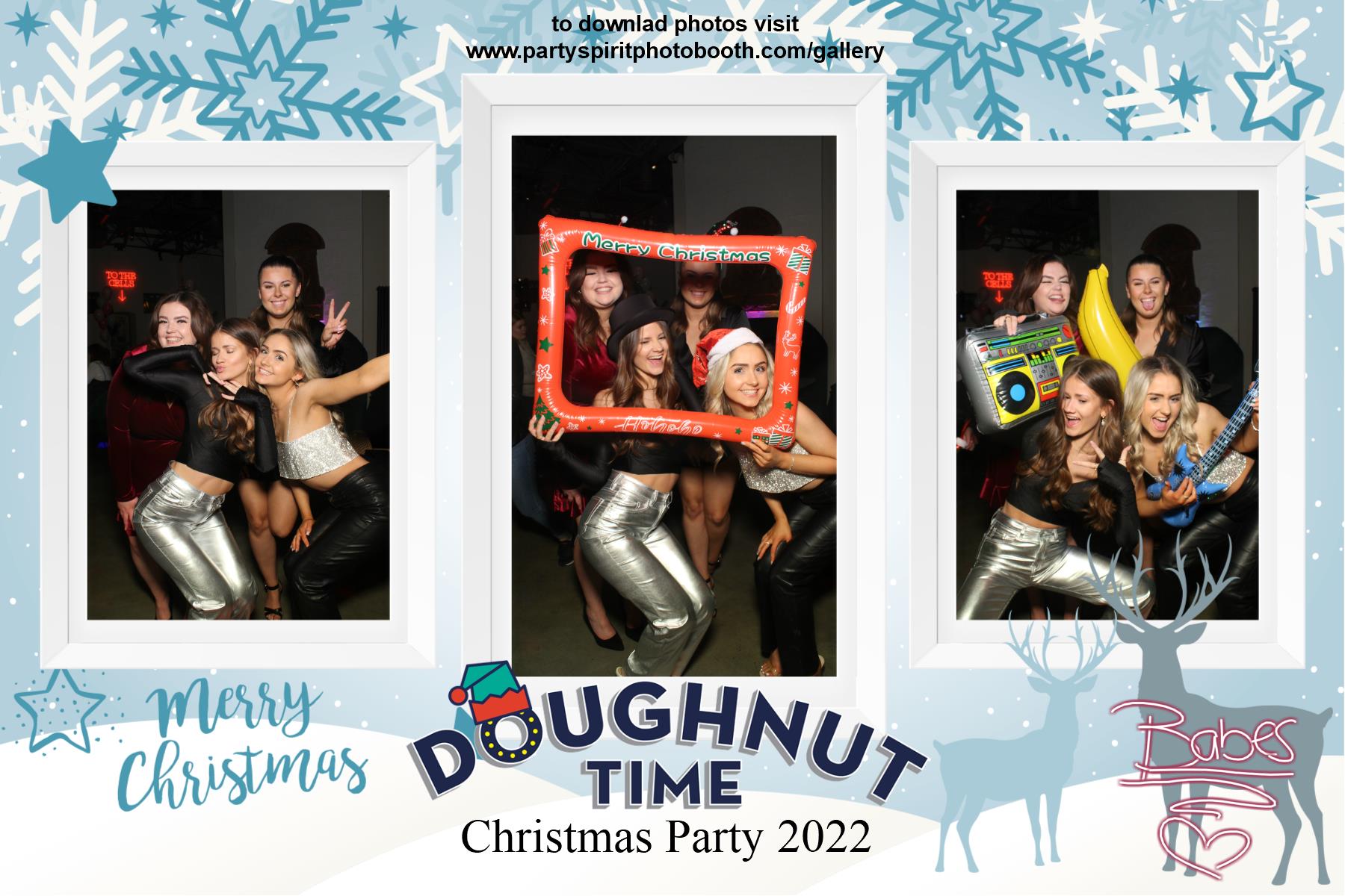 Doughnut Xmas Party | View more photos from the event at gallery.partyspiritphotobooth.com/u/PartySpiritPhotoBooth/Doughnut-Xmas-Party