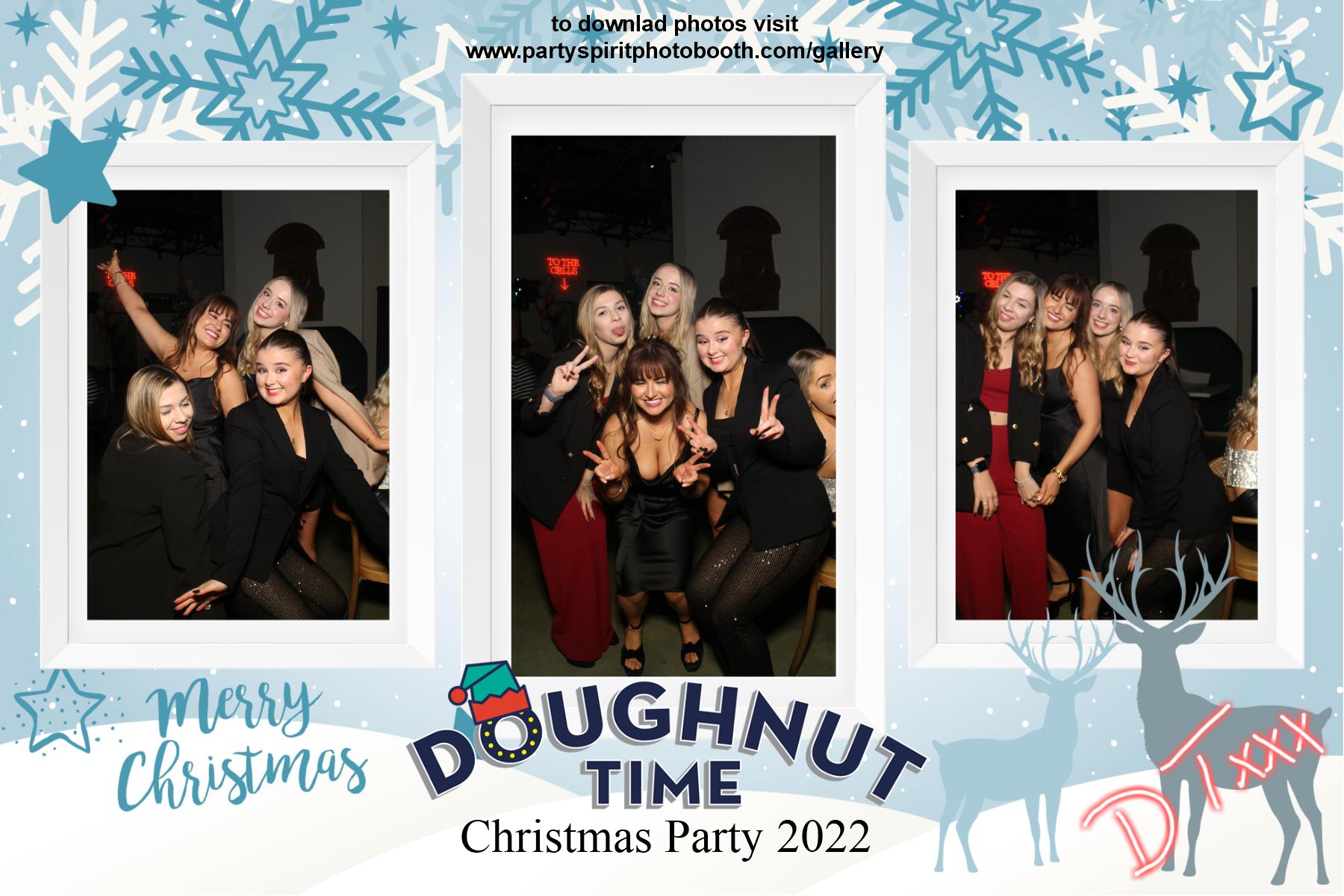 Doughnut Xmas Party | View more photos from the event at gallery.partyspiritphotobooth.com/u/PartySpiritPhotoBooth/Doughnut-Xmas-Party