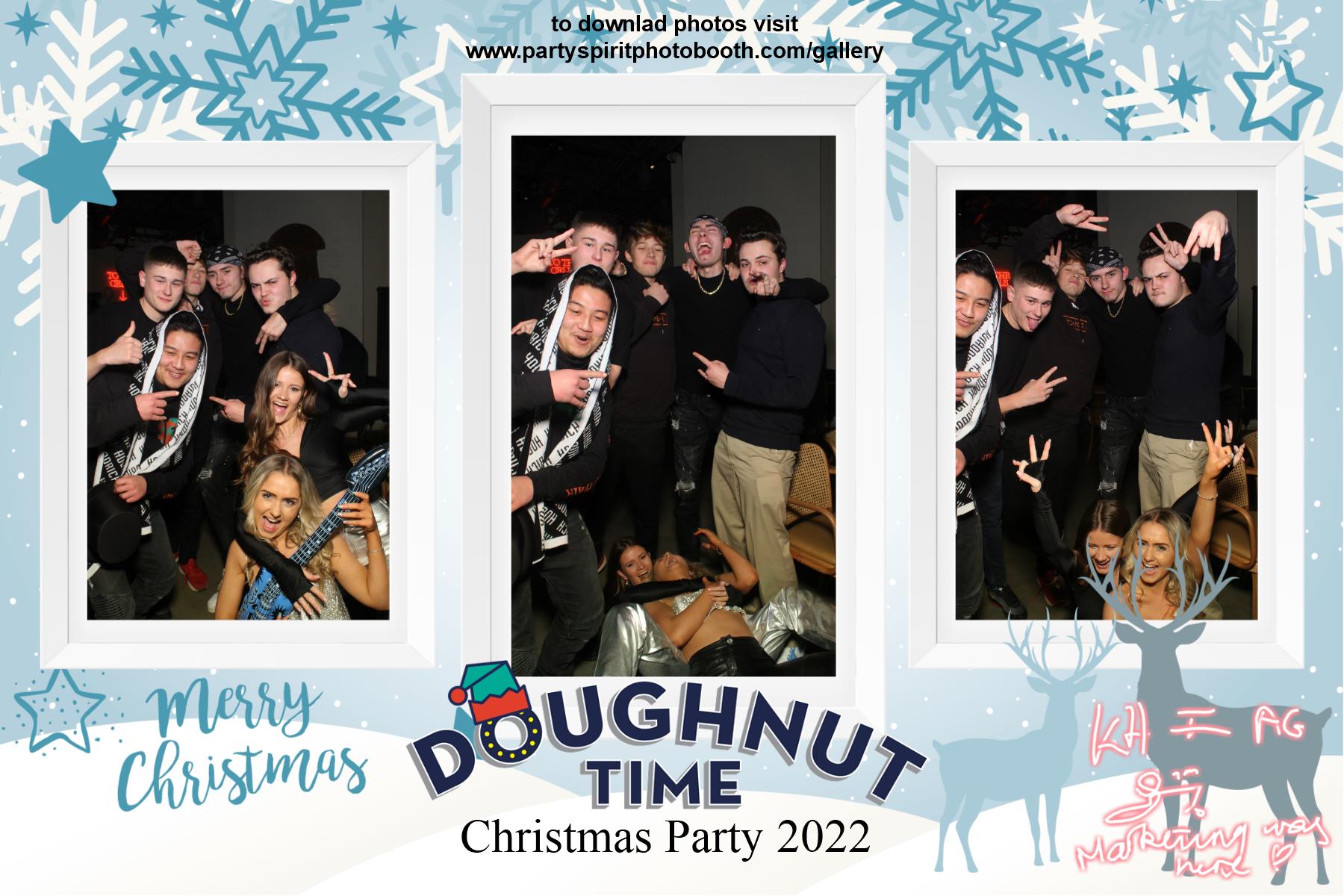Doughnut Xmas Party | View more photos from the event at gallery.partyspiritphotobooth.com/u/PartySpiritPhotoBooth/Doughnut-Xmas-Party