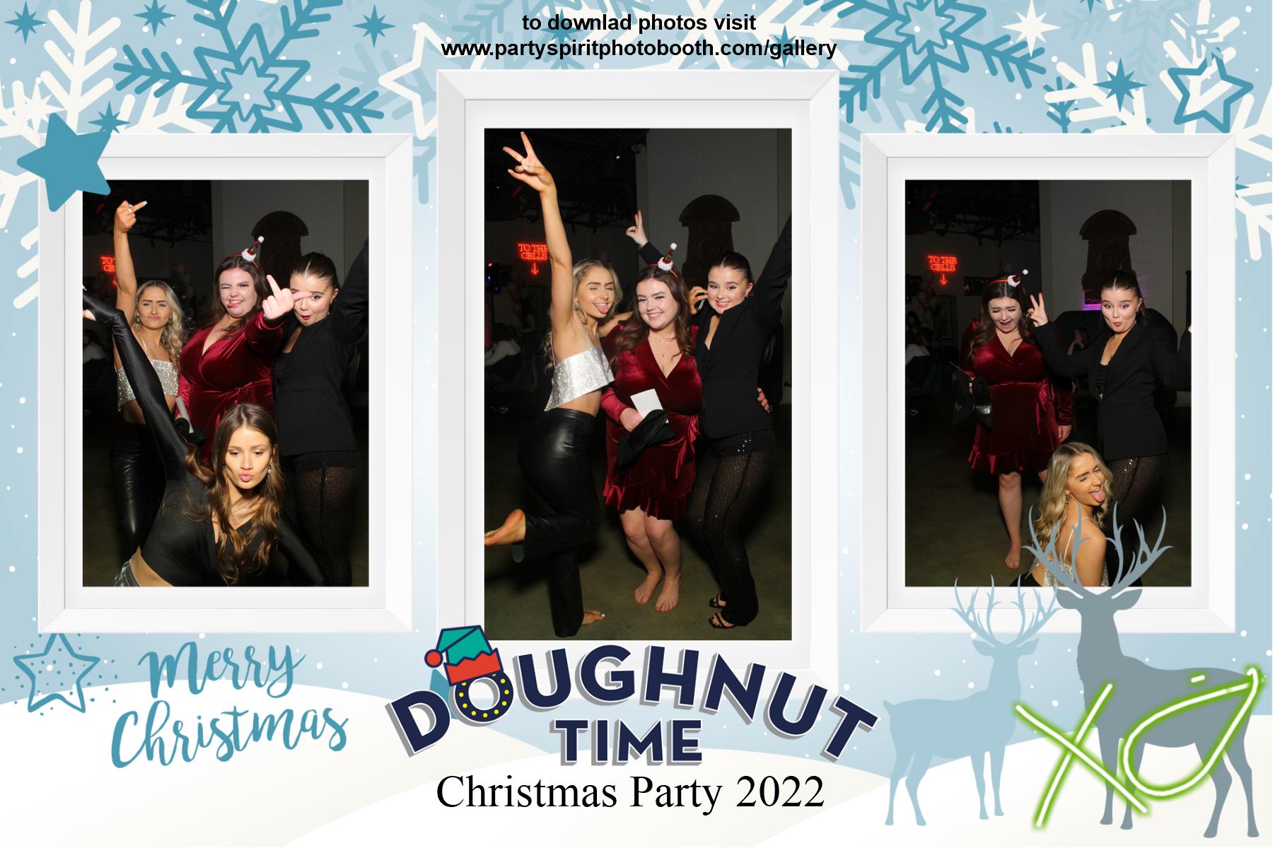 Doughnut Xmas Party | View more photos from the event at gallery.partyspiritphotobooth.com/u/PartySpiritPhotoBooth/Doughnut-Xmas-Party