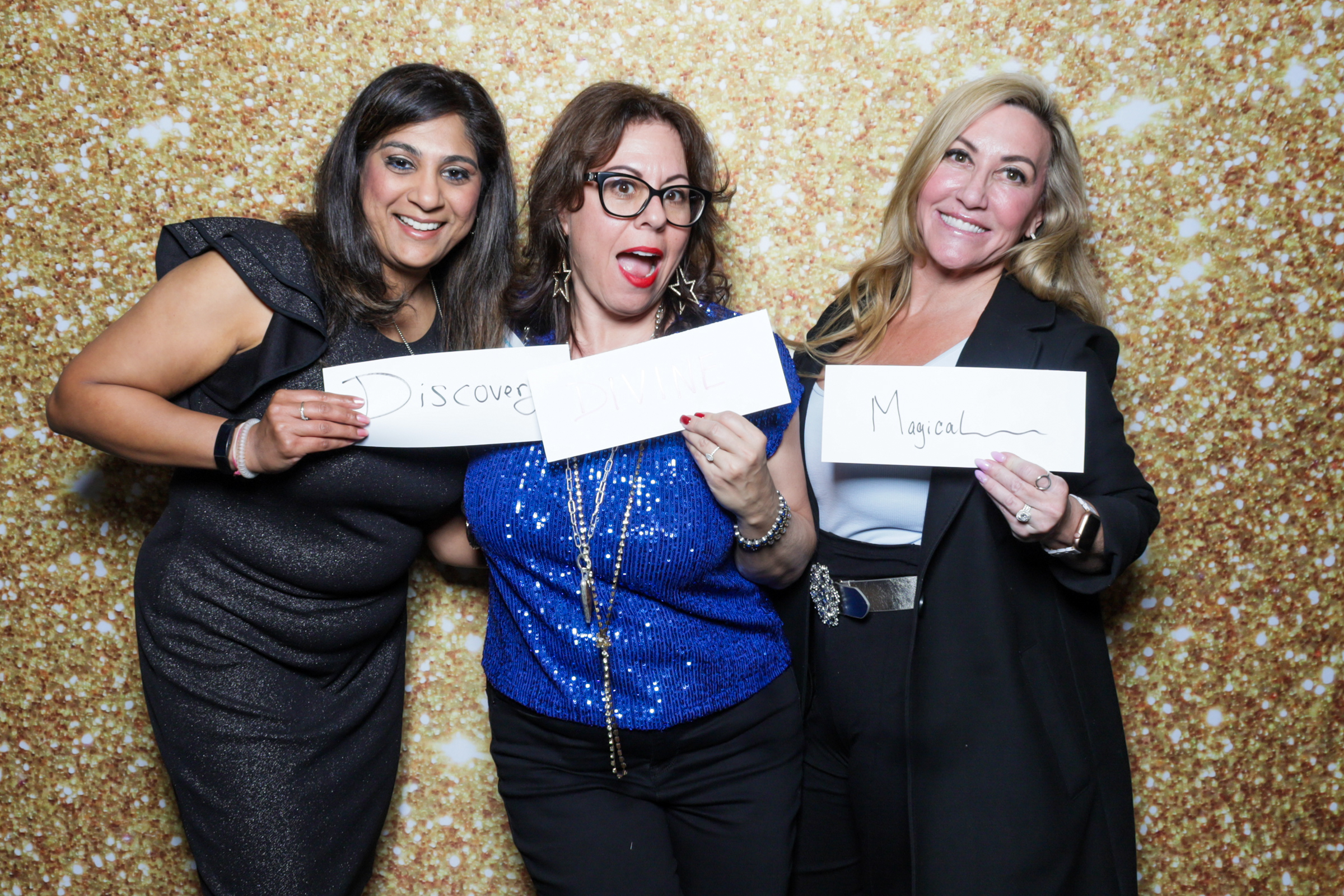 eWomen Holiday Extravaganza | View more photos from the event at v1.boothgallery.com/u/PhabPhotobooth/eWomen-Holiday-Extravaganza-2