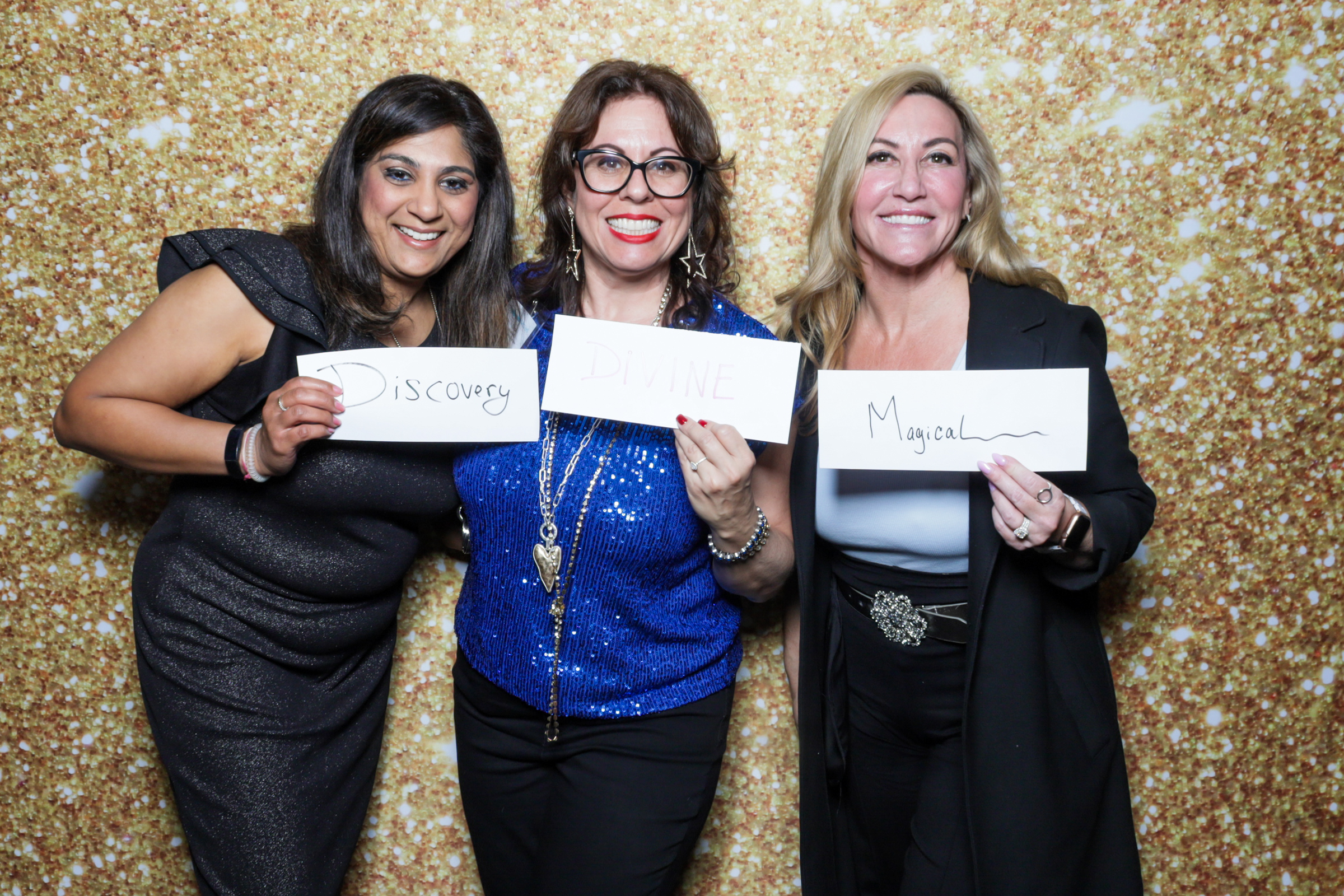 eWomen Holiday Extravaganza | View more photos from the event at v1.boothgallery.com/u/PhabPhotobooth/eWomen-Holiday-Extravaganza-2